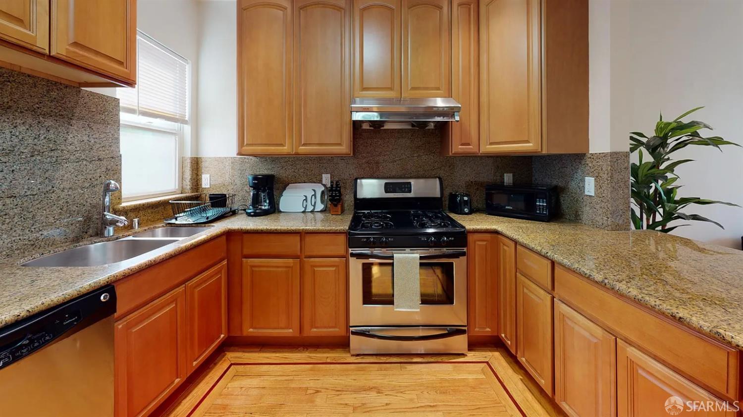 Detail Gallery Image 28 of 35 For 1415 Guerrero St, San Francisco,  CA 94110 - – Beds | – Baths