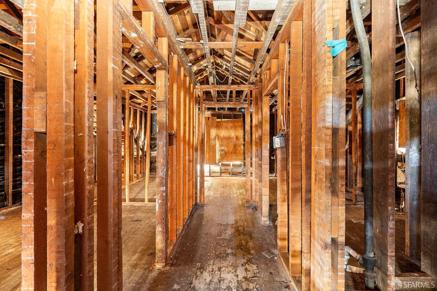 Detail Gallery Image 16 of 44 For 1276 Revere Ave, San Francisco,  CA 94124 - 4 Beds | 2/1 Baths