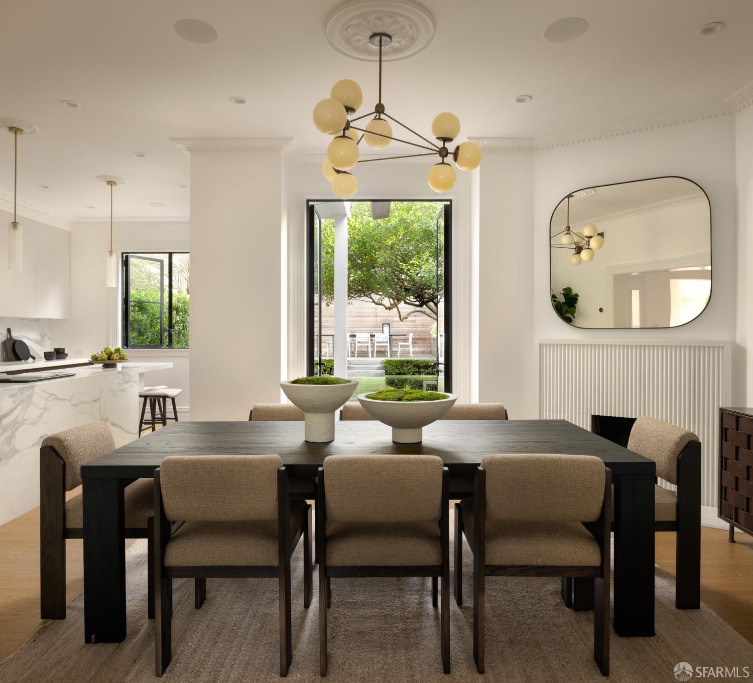 Detail Gallery Image 5 of 23 For 844 Clayton St, San Francisco,  CA 94117 - 5 Beds | 3/2 Baths