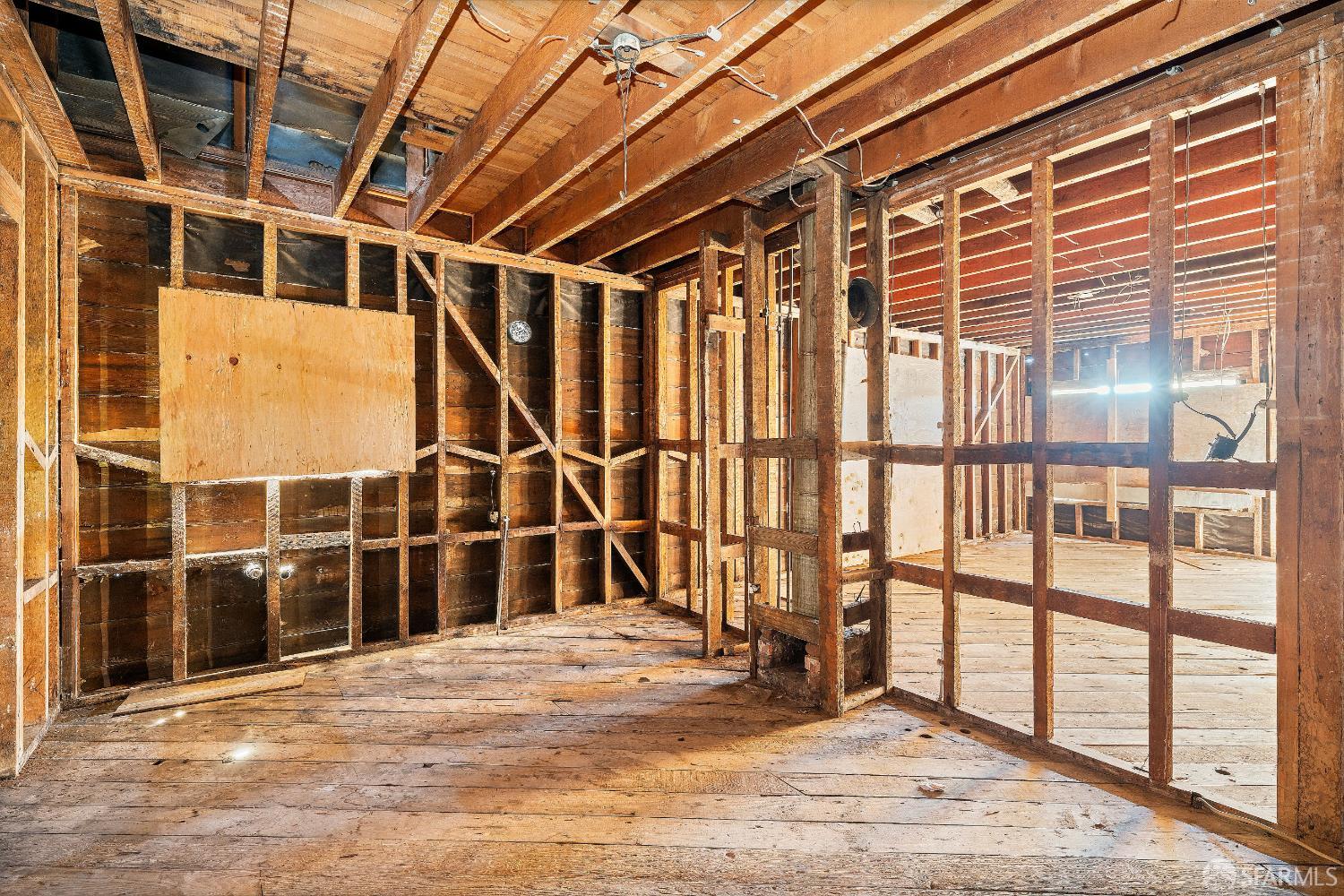 Detail Gallery Image 13 of 44 For 1276 Revere Ave, San Francisco,  CA 94124 - 4 Beds | 2/1 Baths