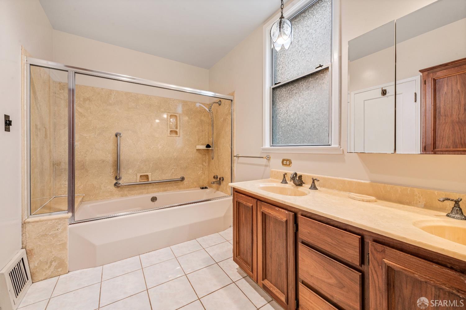 Detail Gallery Image 14 of 23 For 2320 15th Ave, San Francisco,  CA 94116 - 2 Beds | 1 Baths