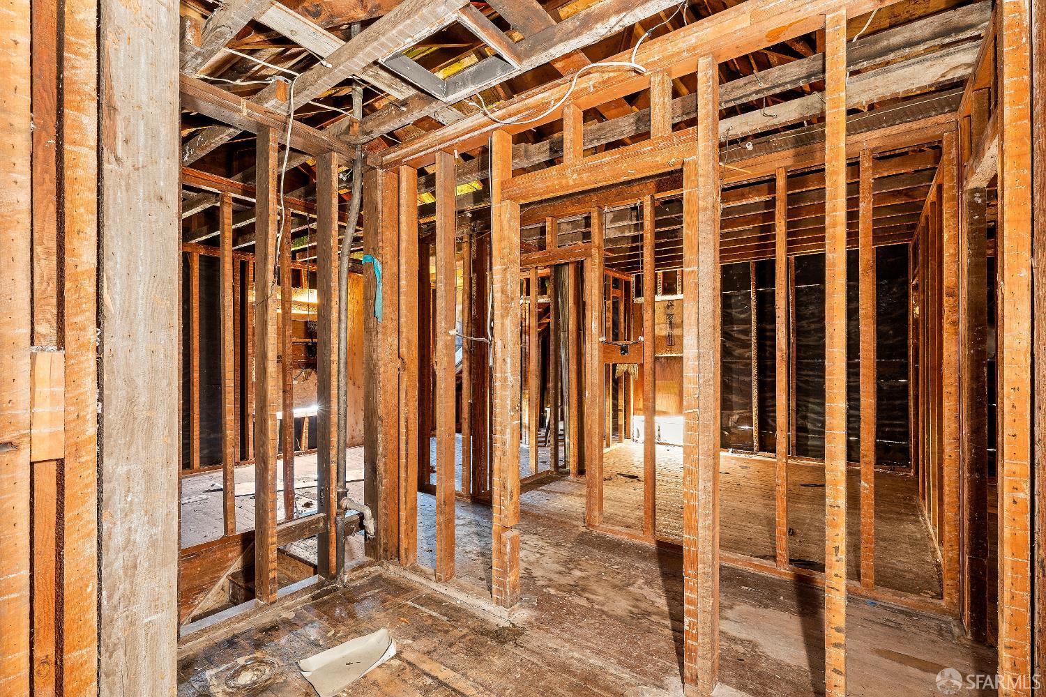 Detail Gallery Image 22 of 44 For 1276 Revere Ave, San Francisco,  CA 94124 - 4 Beds | 2/1 Baths