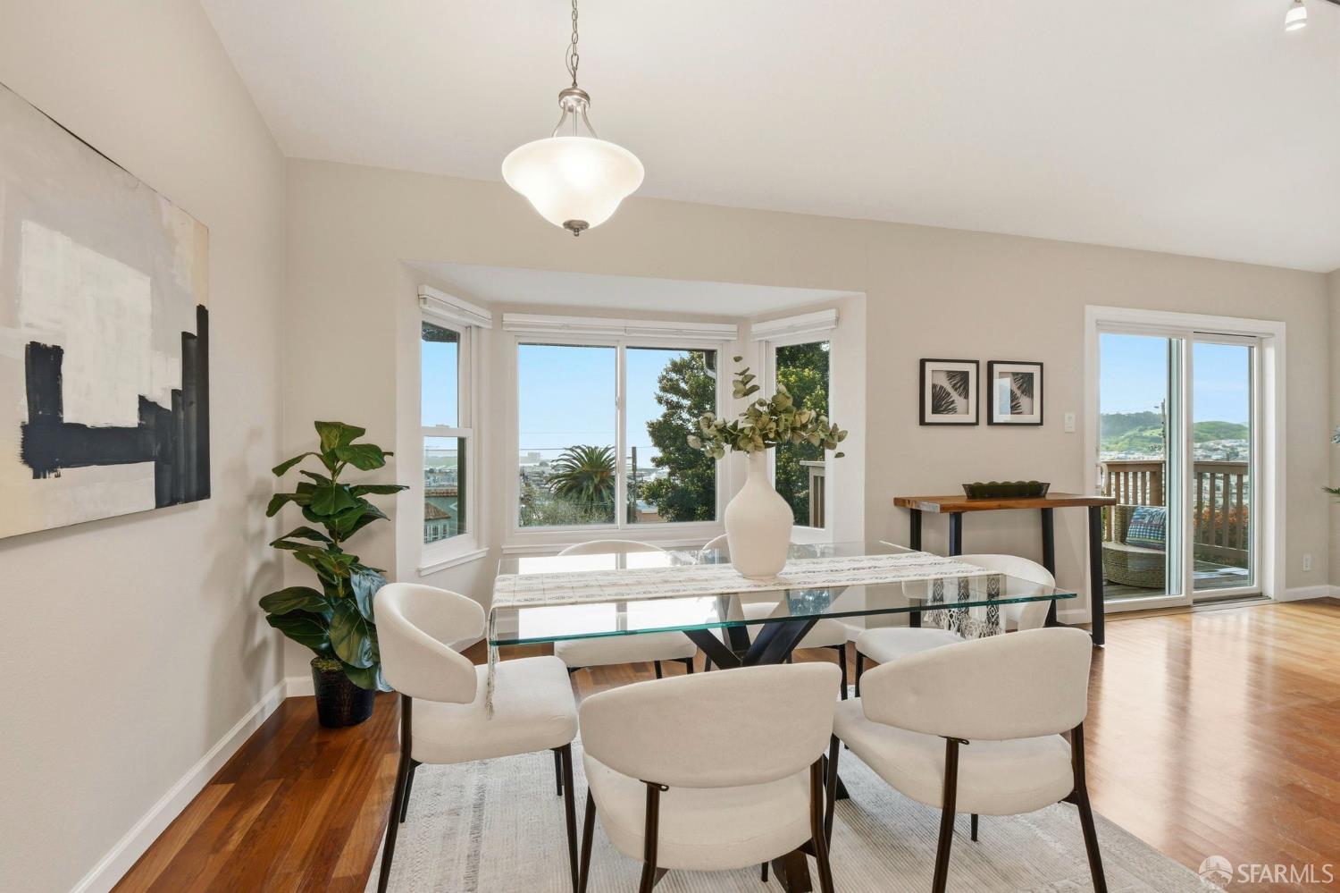 Detail Gallery Image 2 of 50 For 35 Whitecliff Way, San Francisco,  CA 94124 - 3 Beds | 2 Baths