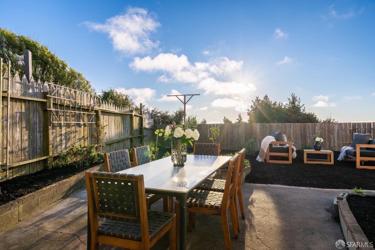 Detail Gallery Image 34 of 57 For 2207 12th Ave, San Francisco,  CA 94116 - 2 Beds | 1 Baths