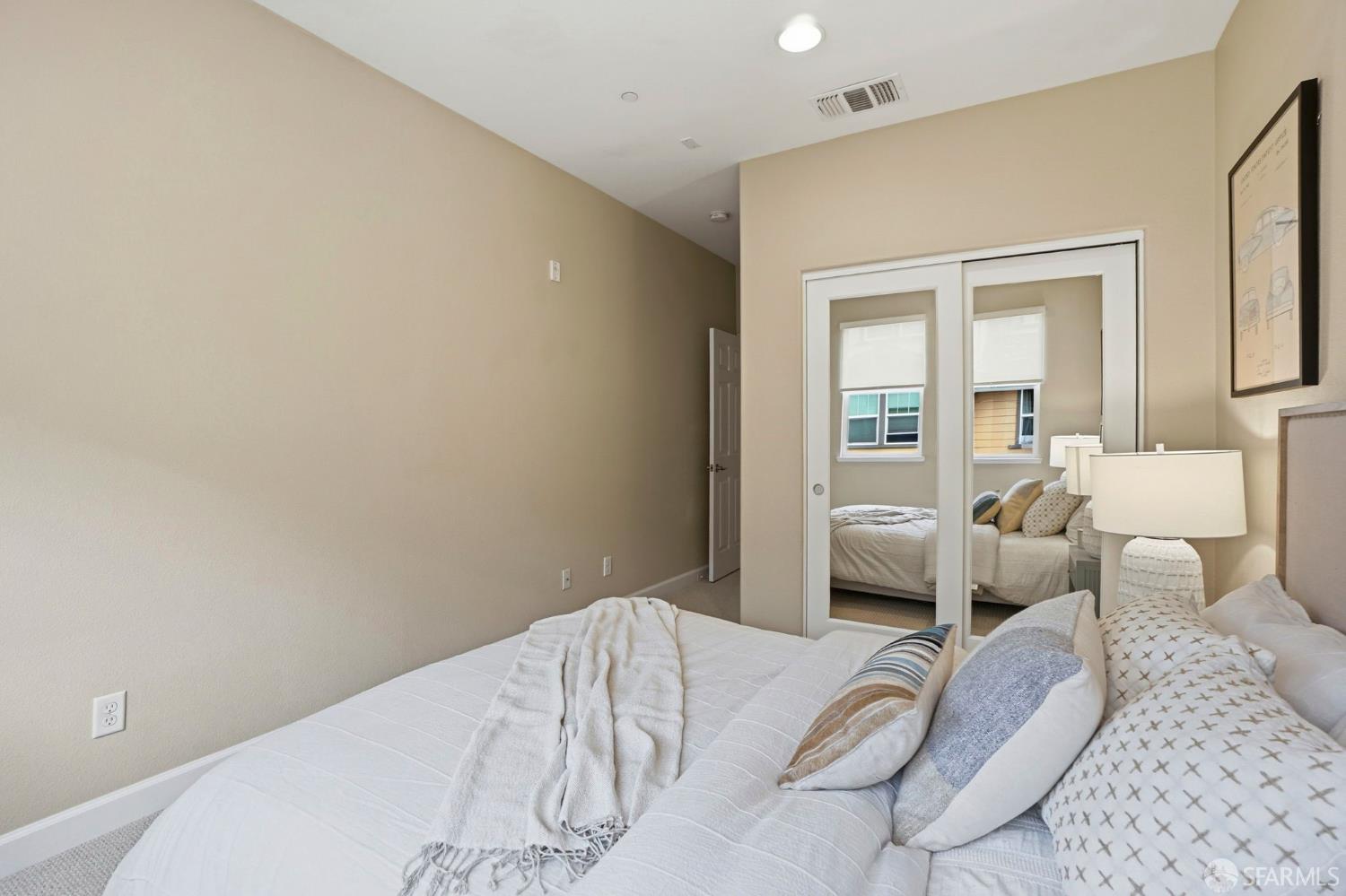 Detail Gallery Image 31 of 59 For 2541 Oak Rd, Walnut Creek,  CA 94597 - 4 Beds | 3/1 Baths