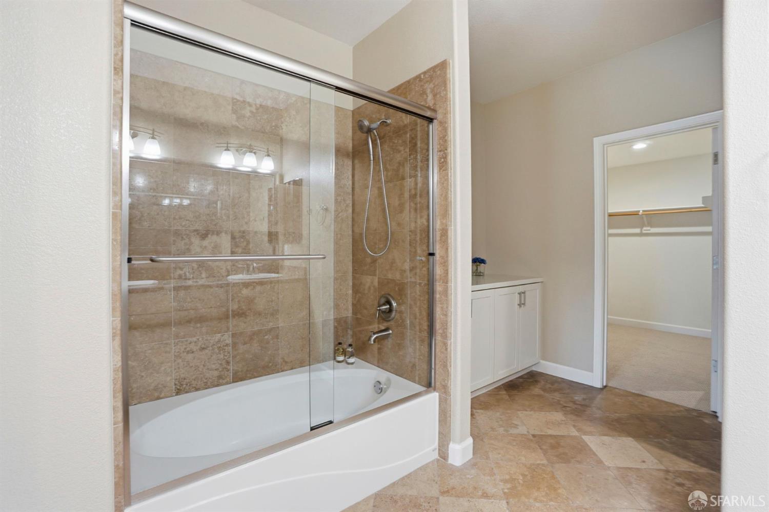 Detail Gallery Image 38 of 59 For 2541 Oak Rd, Walnut Creek,  CA 94597 - 4 Beds | 3/1 Baths