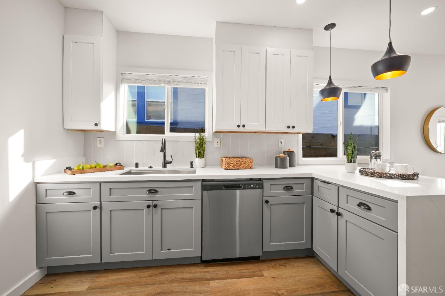 Detail Gallery Image 8 of 28 For 914 44th St, Oakland,  CA 94608 - – Beds | – Baths