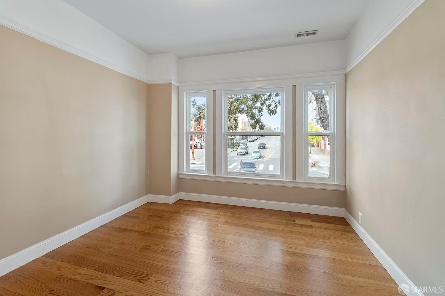 Detail Gallery Image 15 of 32 For 3287 Cesar Chavez St, San Francisco,  CA 94110 - 3 Beds | 2/1 Baths