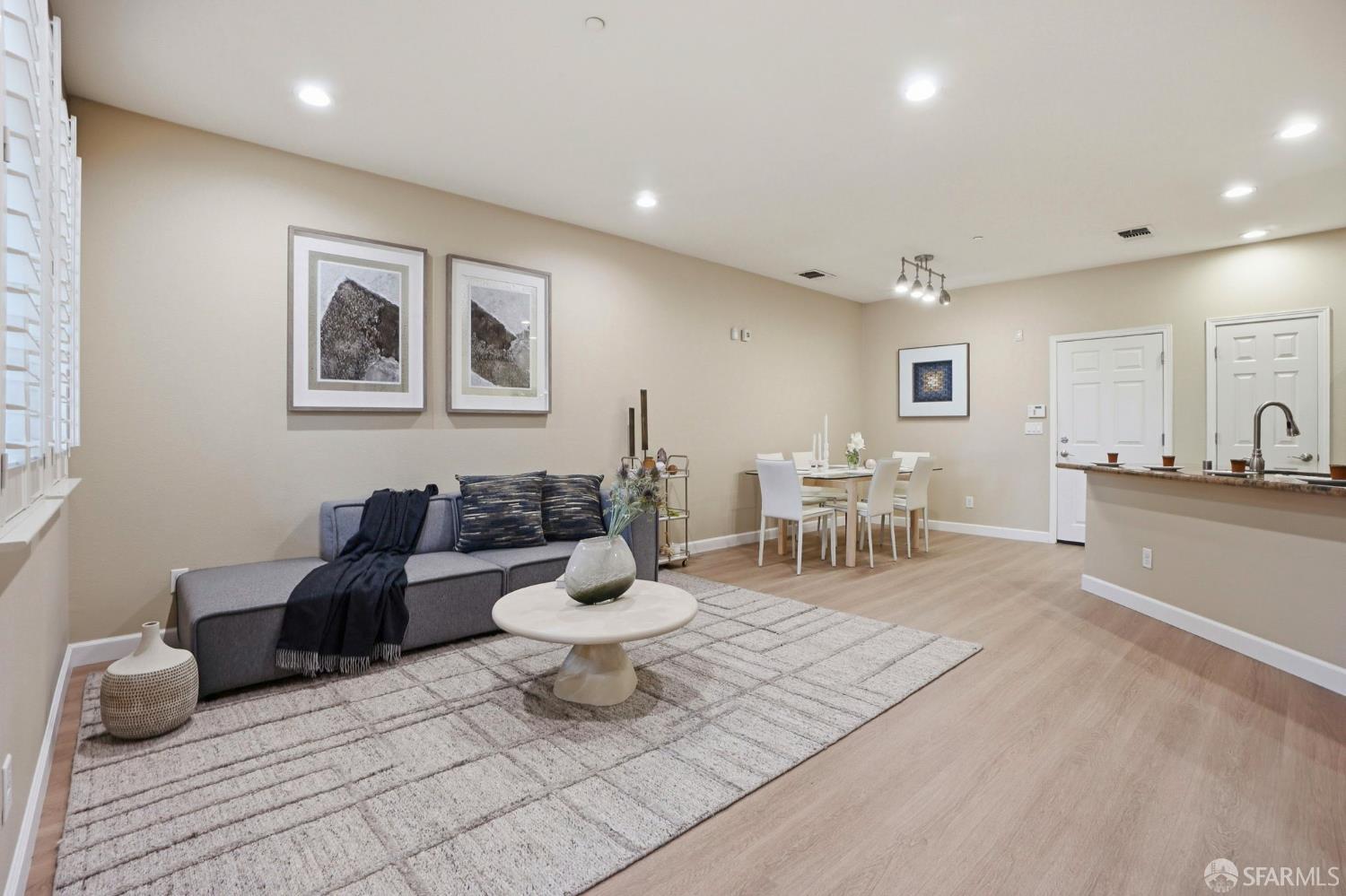 Detail Gallery Image 8 of 59 For 2541 Oak Rd, Walnut Creek,  CA 94597 - 4 Beds | 3/1 Baths