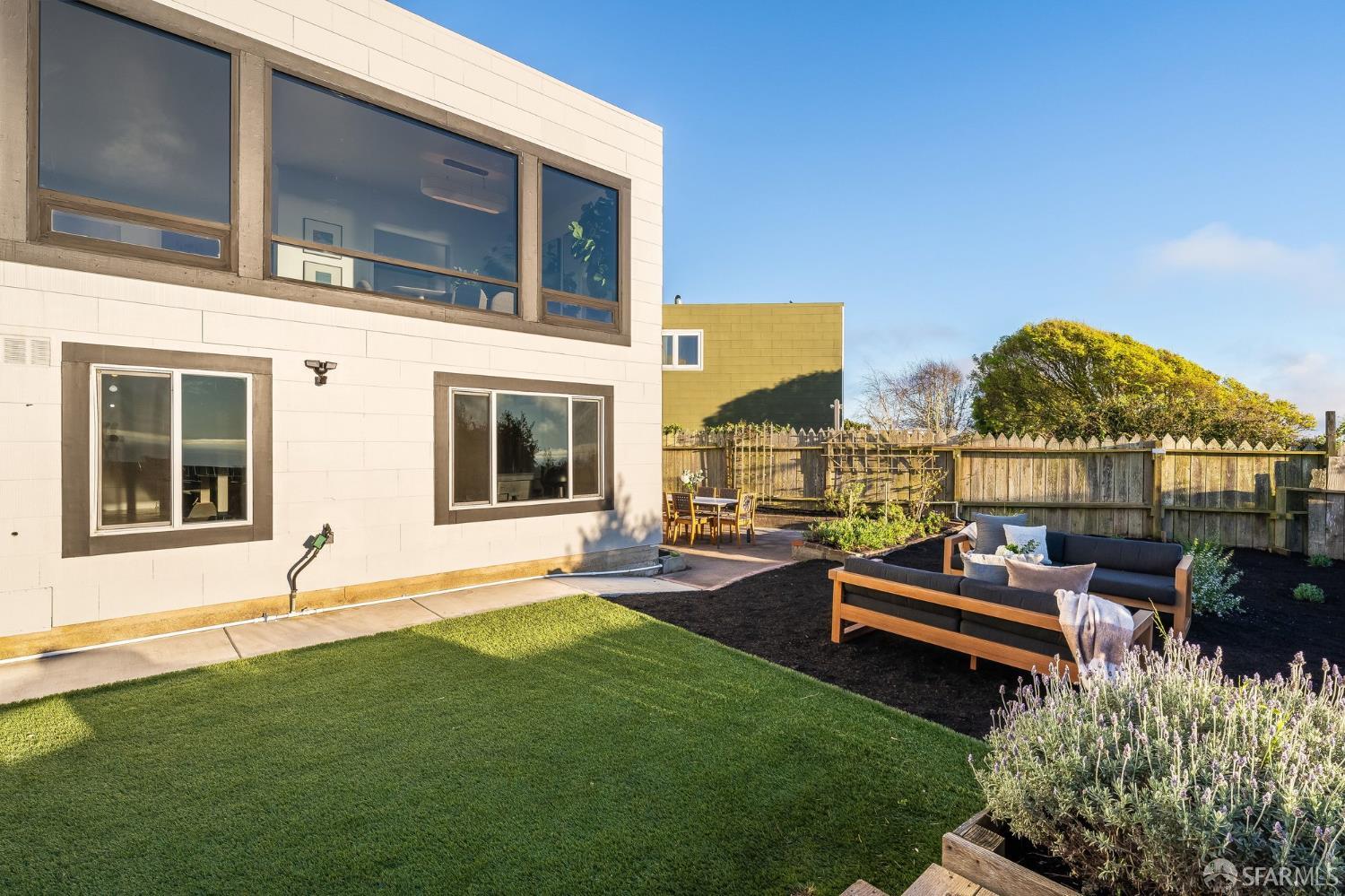 Detail Gallery Image 31 of 57 For 2207 12th Ave, San Francisco,  CA 94116 - 2 Beds | 1 Baths