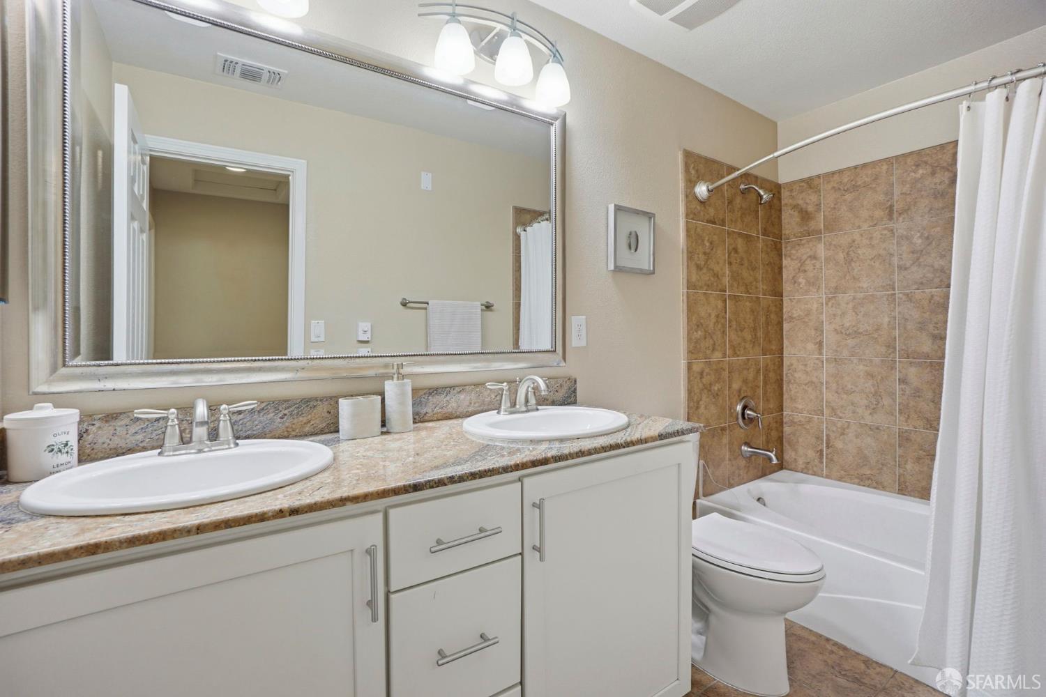 Detail Gallery Image 43 of 59 For 2541 Oak Rd, Walnut Creek,  CA 94597 - 4 Beds | 3/1 Baths