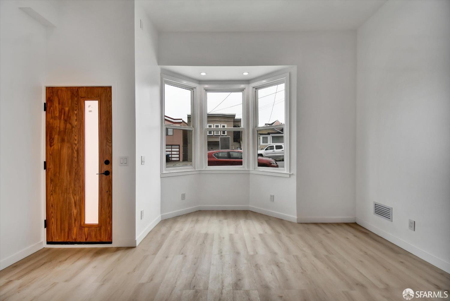 Detail Gallery Image 15 of 32 For 337 Jules Ave, San Francisco,  CA 94112 - 3 Beds | 1 Baths