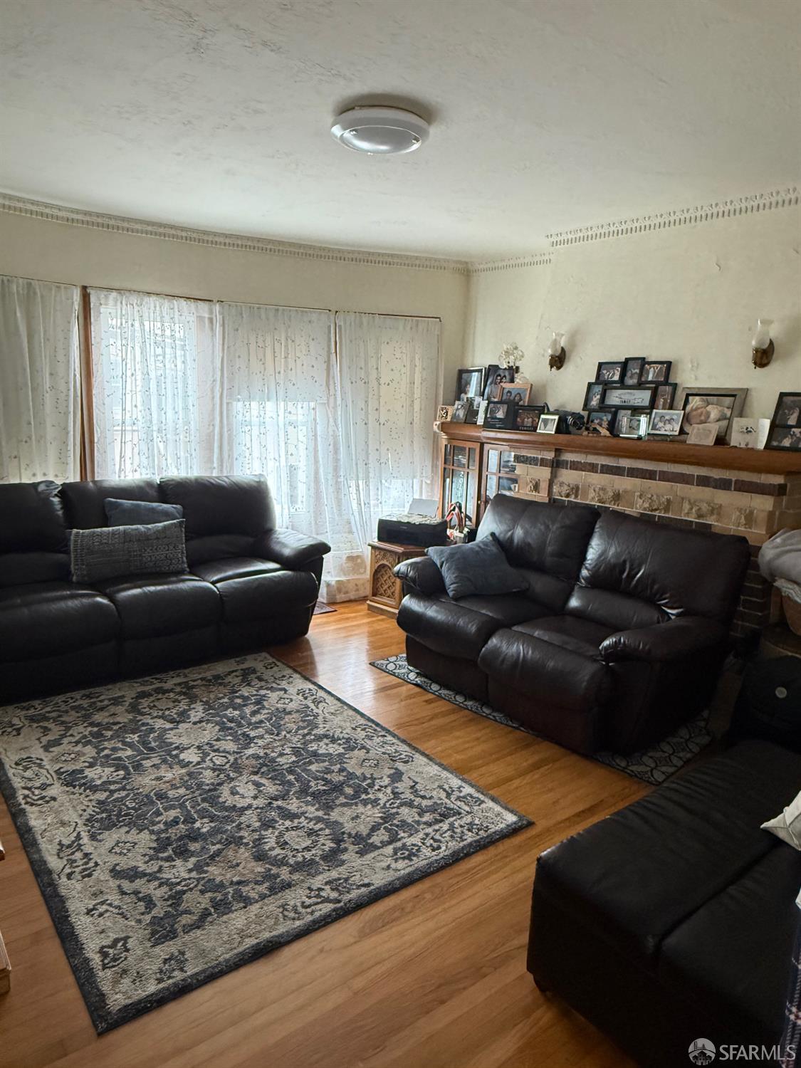 Detail Gallery Image 3 of 4 For 143 Pope St, San Francisco,  CA 94112 - 2 Beds | 1 Baths