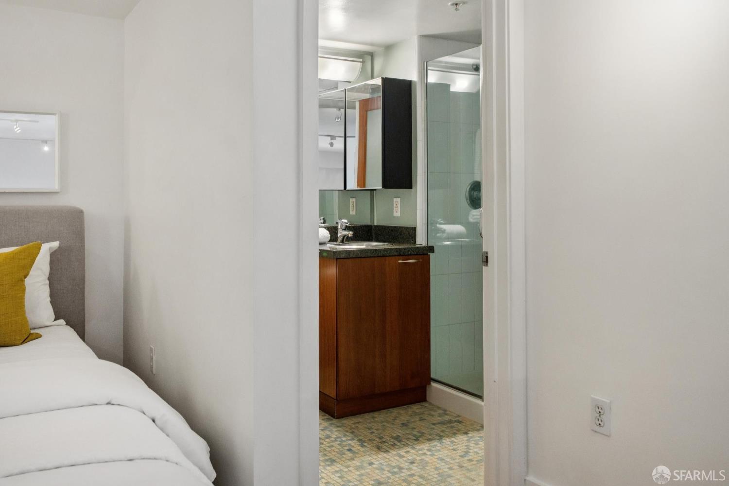 Photo #26: 426102574 Listing: Photo #26