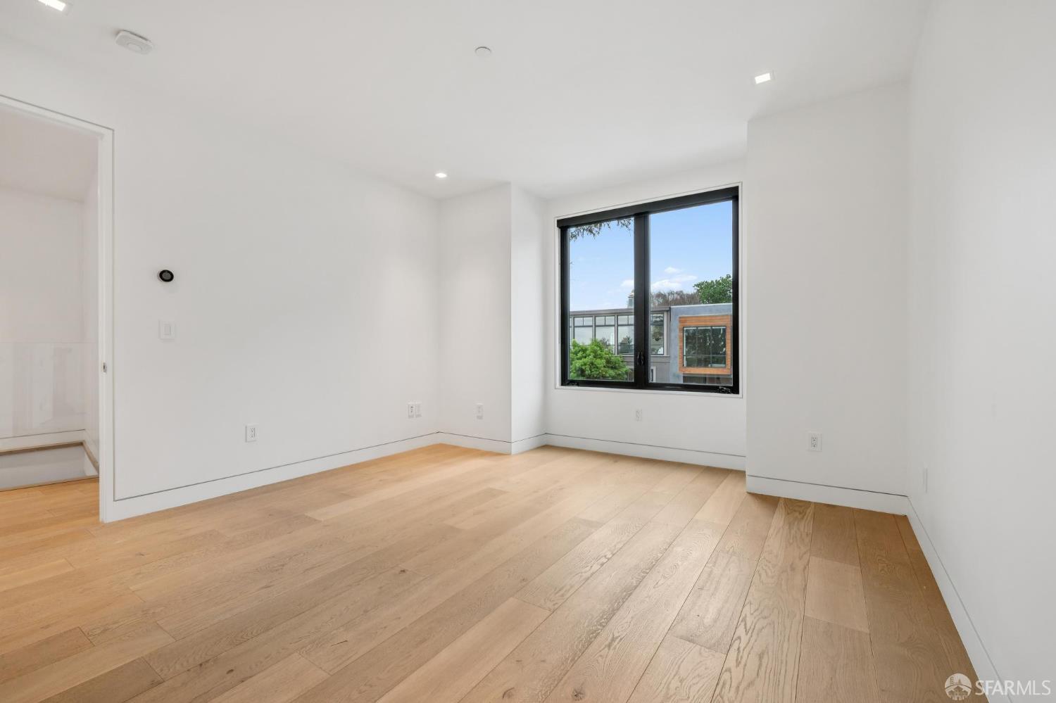 Detail Gallery Image 20 of 39 For 752 Duncan St, San Francisco,  CA 94131 - 5 Beds | 5/1 Baths