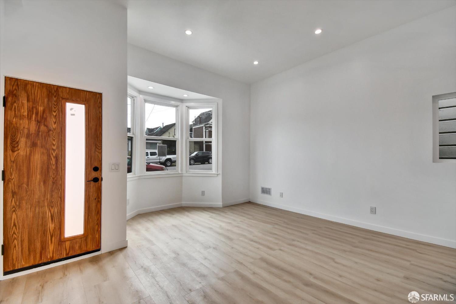 Detail Gallery Image 16 of 32 For 337 Jules Ave, San Francisco,  CA 94112 - 3 Beds | 1 Baths