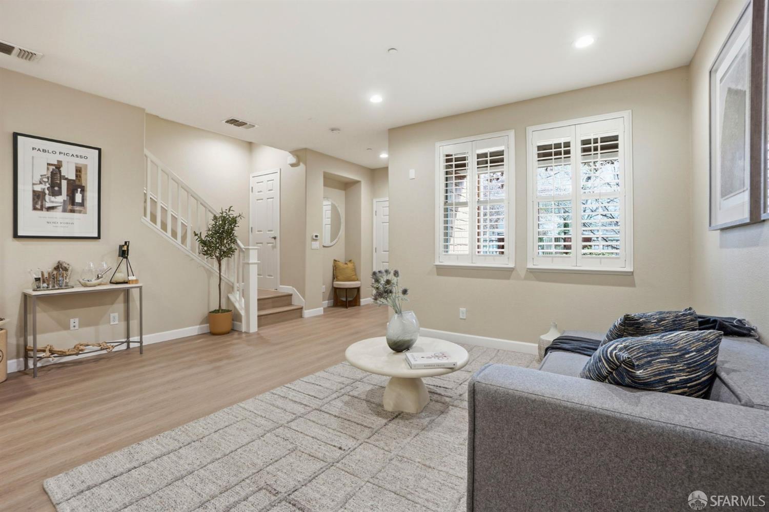 Detail Gallery Image 10 of 59 For 2541 Oak Rd, Walnut Creek,  CA 94597 - 4 Beds | 3/1 Baths