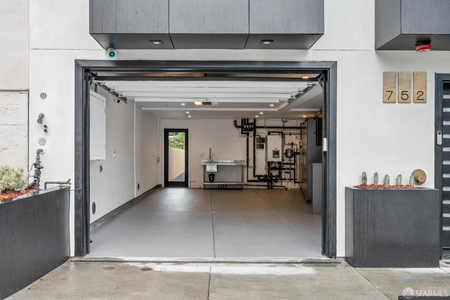 Detail Gallery Image 39 of 39 For 752 Duncan St, San Francisco,  CA 94131 - 5 Beds | 5/1 Baths