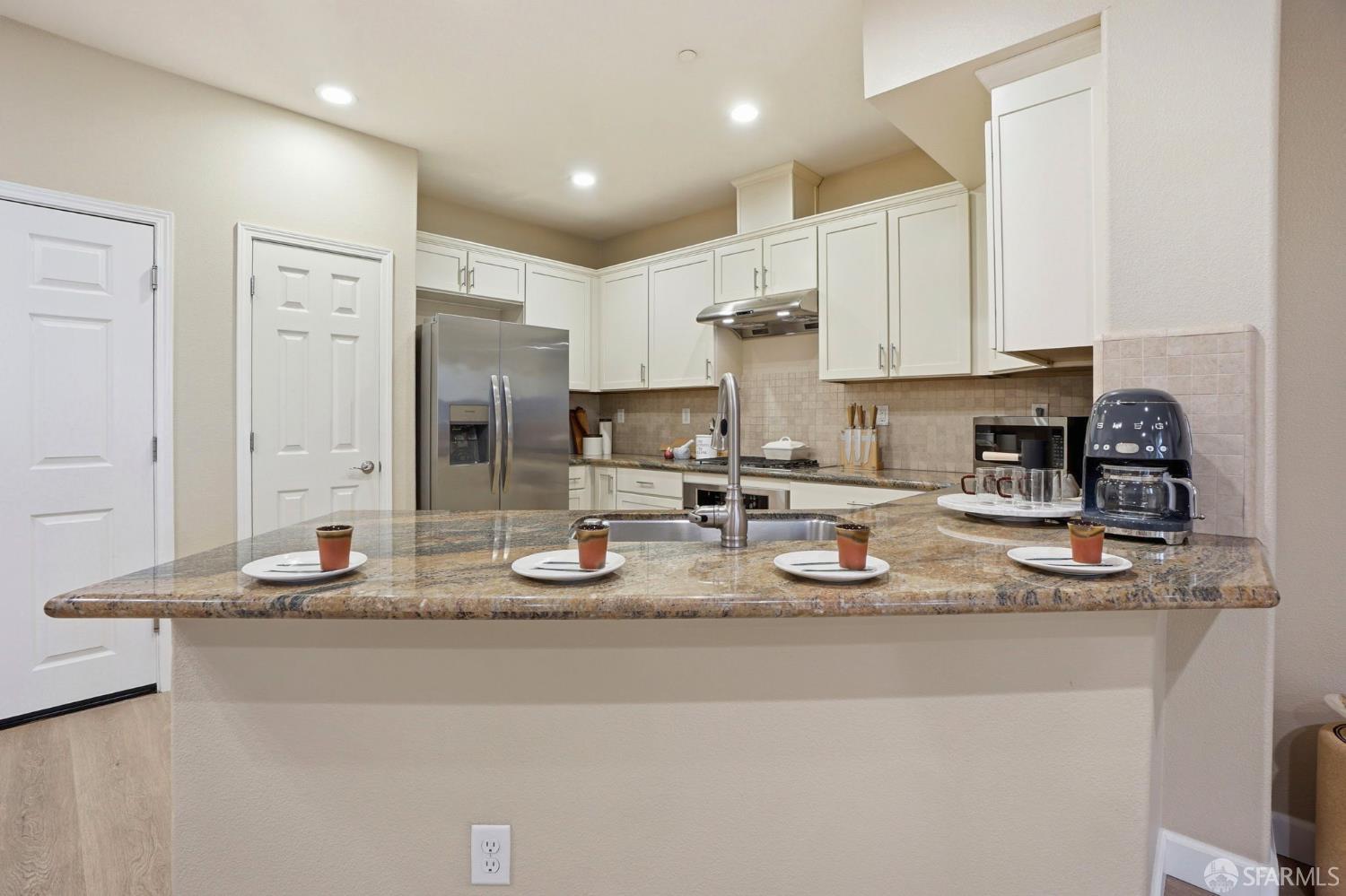 Detail Gallery Image 14 of 59 For 2541 Oak Rd, Walnut Creek,  CA 94597 - 4 Beds | 3/1 Baths