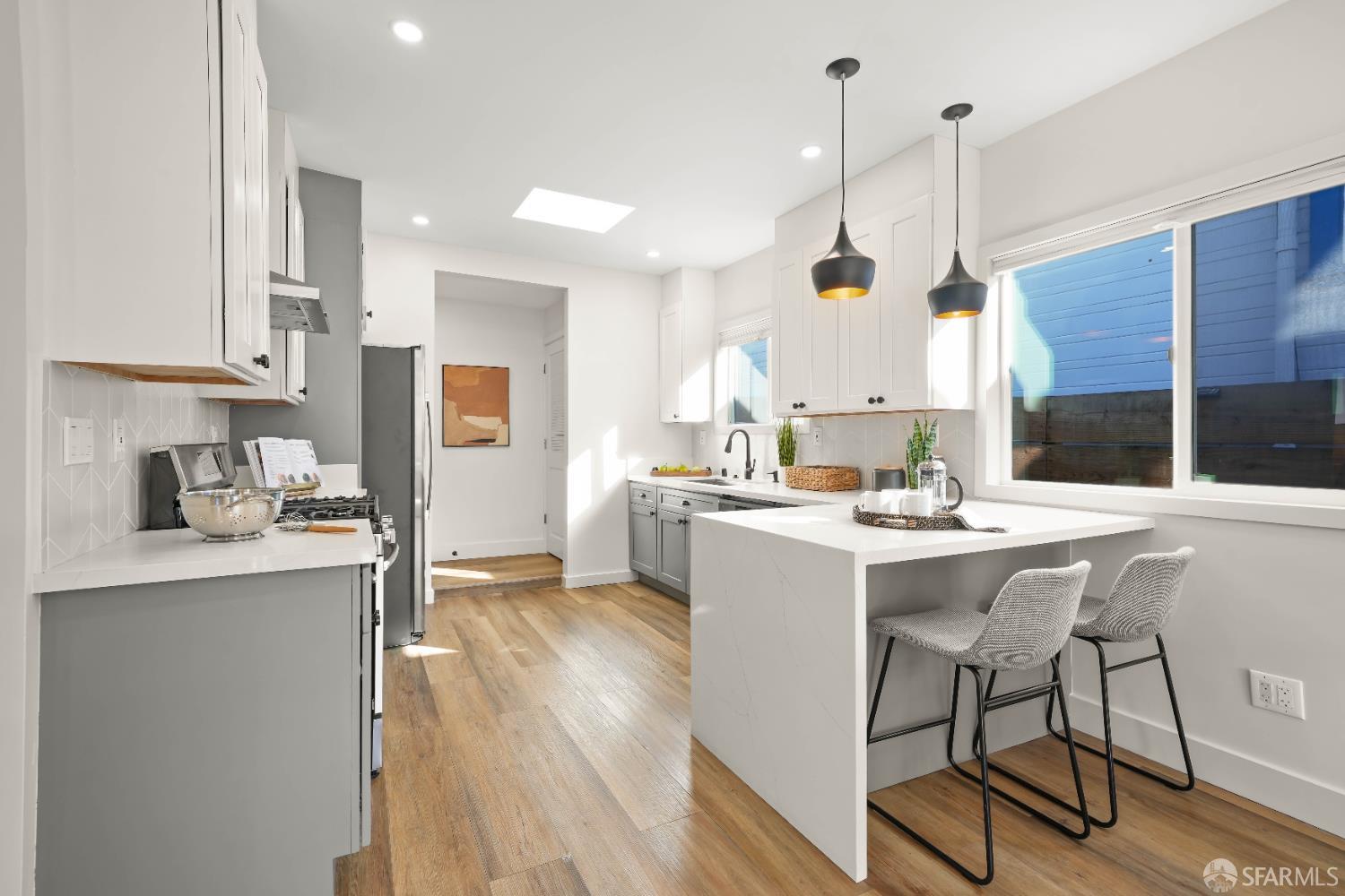 Detail Gallery Image 6 of 28 For 914 44th St, Oakland,  CA 94608 - – Beds | – Baths