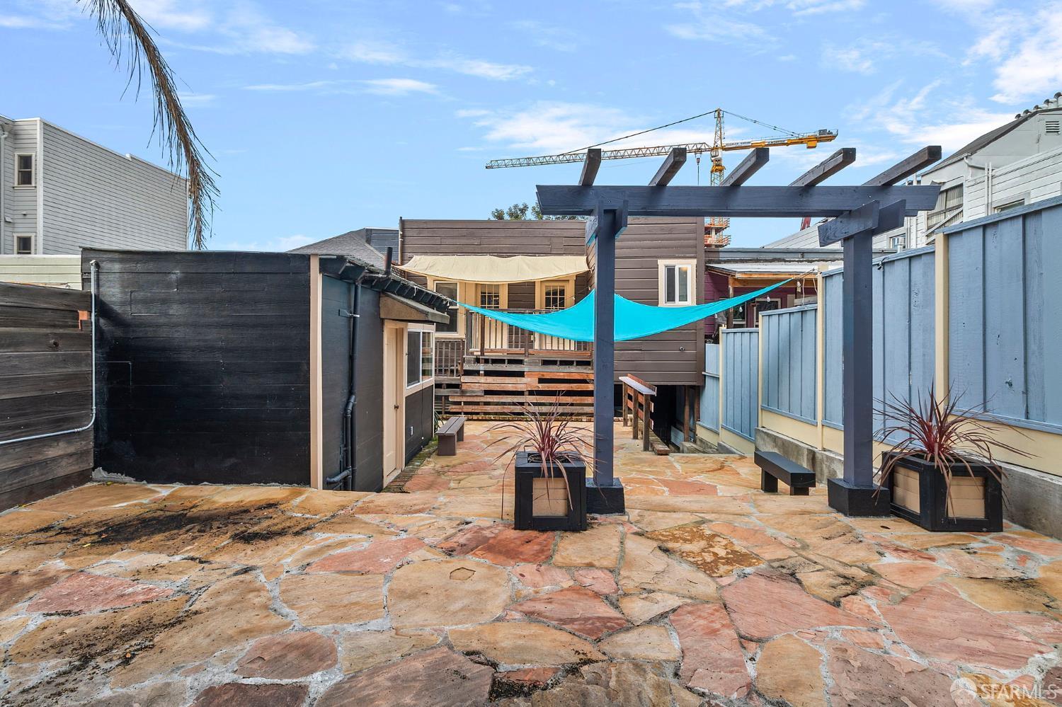 Detail Gallery Image 30 of 32 For 3287 Cesar Chavez St, San Francisco,  CA 94110 - 3 Beds | 2/1 Baths