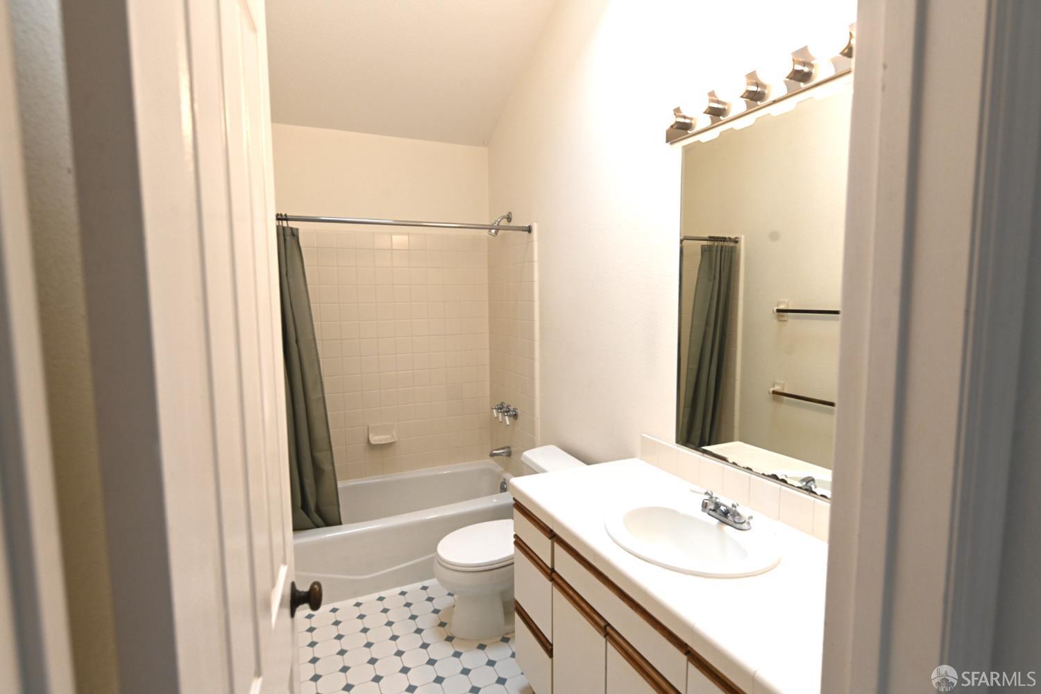 Detail Gallery Image 14 of 19 For 1120 Clement St, San Francisco,  CA 94118 - 2 Beds | 1 Baths