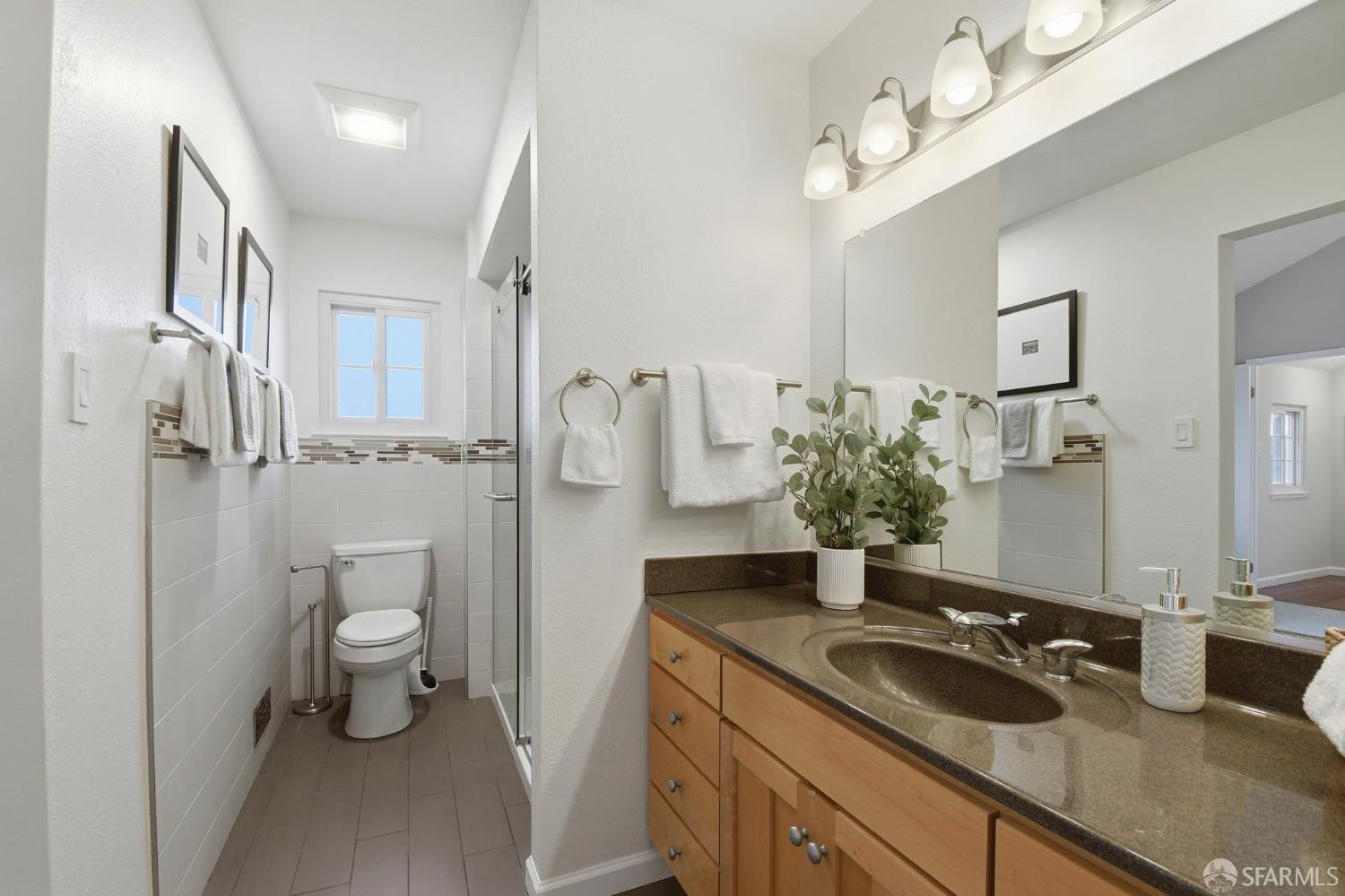 Detail Gallery Image 19 of 50 For 35 Whitecliff Way, San Francisco,  CA 94124 - 3 Beds | 2 Baths