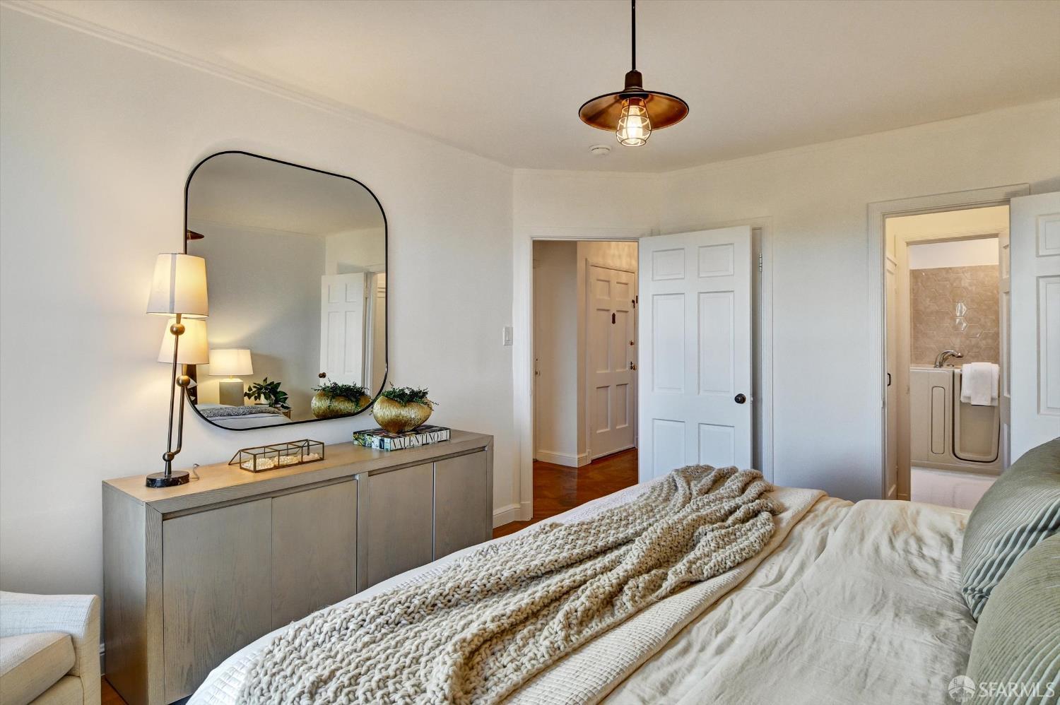 Detail Gallery Image 17 of 34 For 4126 Fulton St, San Francisco,  CA 94121 - 2 Beds | 1 Baths