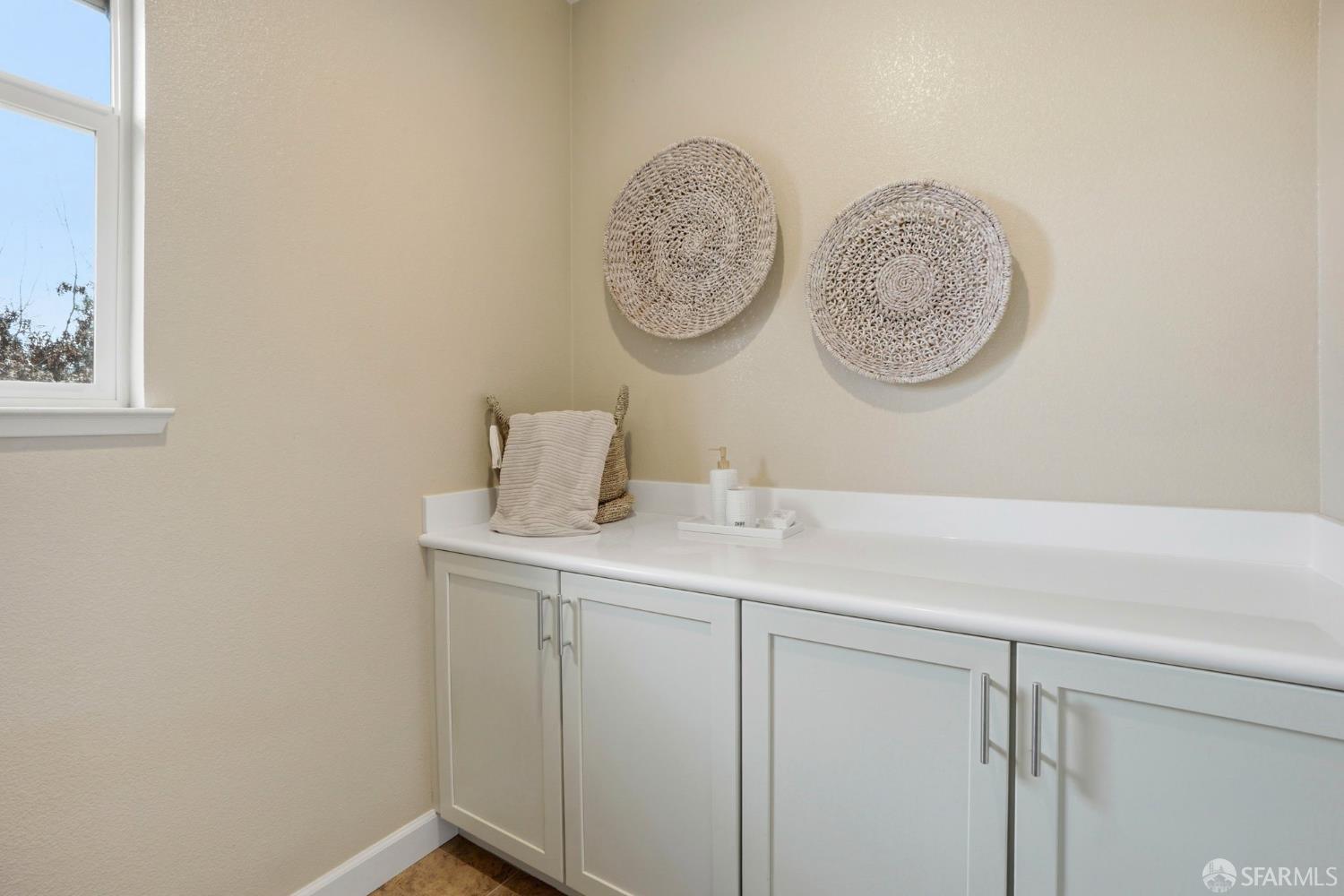 Detail Gallery Image 32 of 59 For 2541 Oak Rd, Walnut Creek,  CA 94597 - 4 Beds | 3/1 Baths