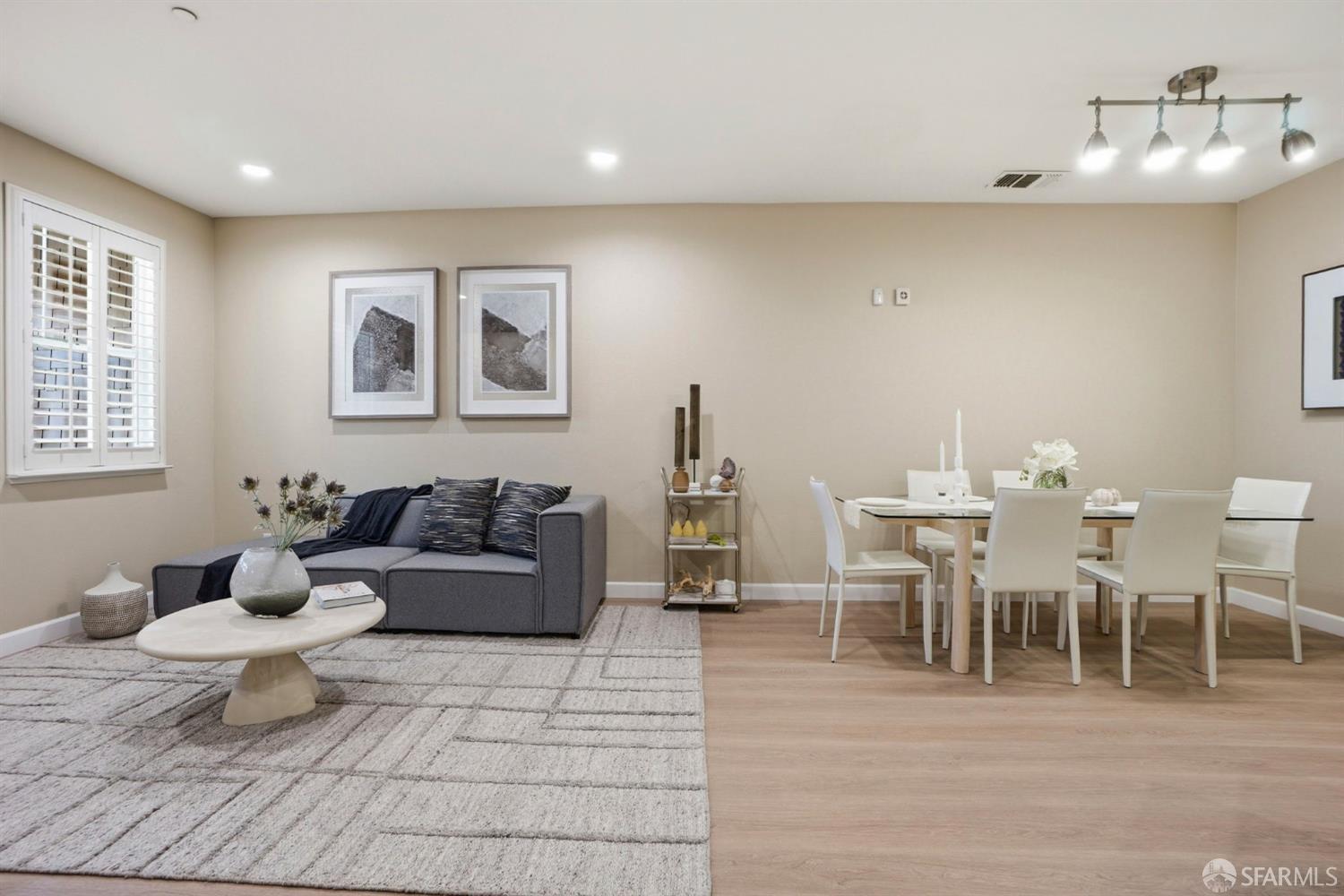 Detail Gallery Image 11 of 59 For 2541 Oak Rd, Walnut Creek,  CA 94597 - 4 Beds | 3/1 Baths