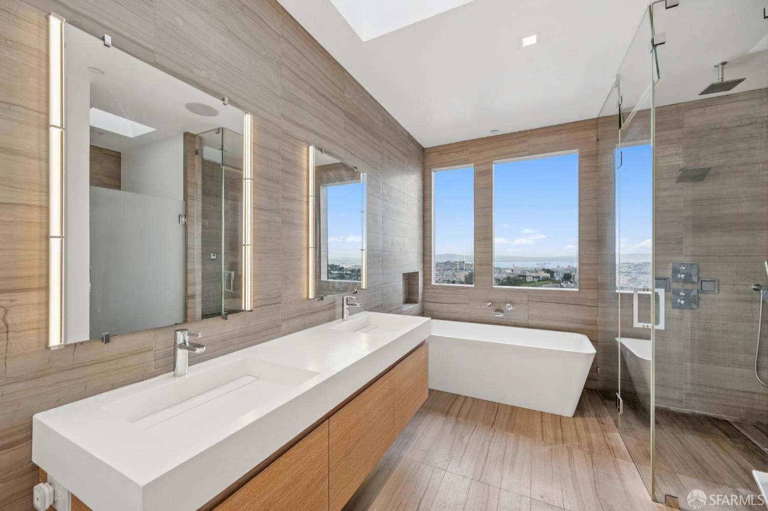 Detail Gallery Image 23 of 39 For 752 Duncan St, San Francisco,  CA 94131 - 5 Beds | 5/1 Baths