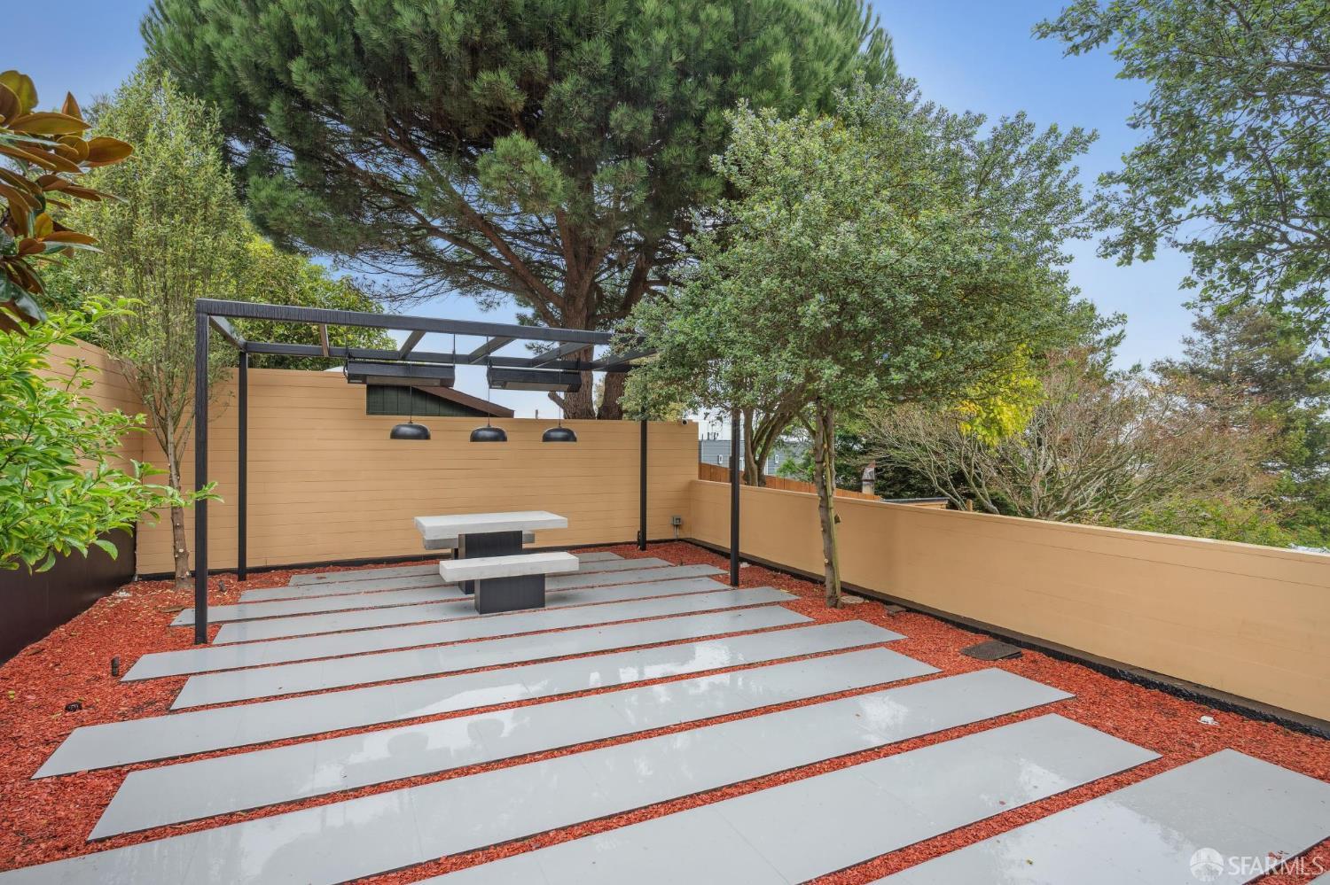 Detail Gallery Image 35 of 39 For 752 Duncan St, San Francisco,  CA 94131 - 5 Beds | 5/1 Baths