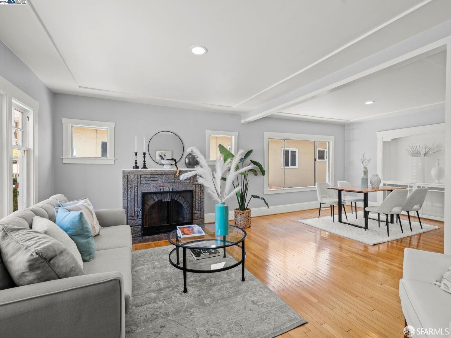 Detail Gallery Image 4 of 19 For 1747 E 22nd St, Oakland,  CA 94606 - 4 Beds | 3 Baths