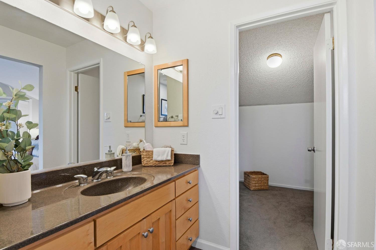 Detail Gallery Image 14 of 50 For 35 Whitecliff Way, San Francisco,  CA 94124 - 3 Beds | 2 Baths
