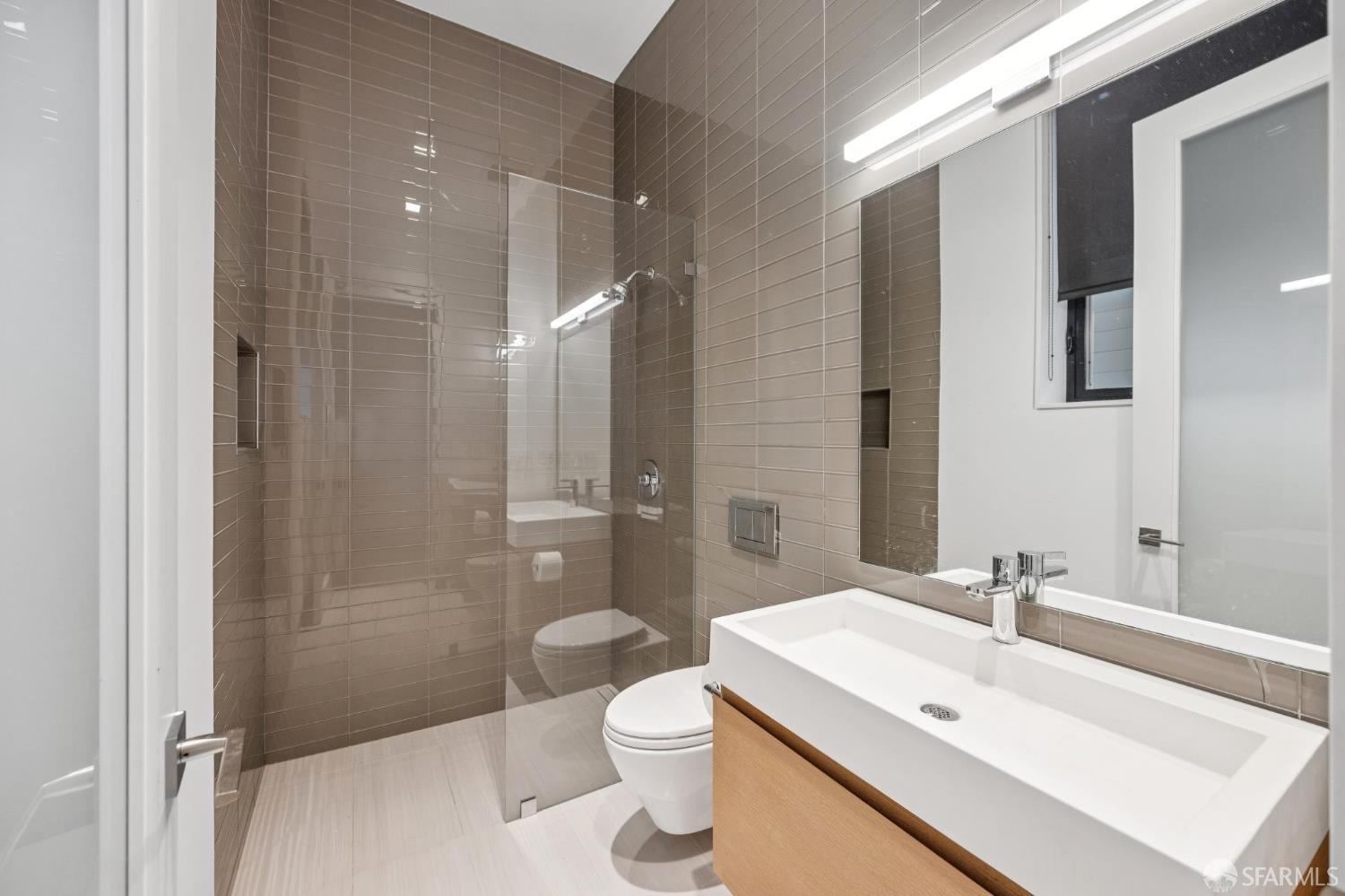 Detail Gallery Image 28 of 39 For 752 Duncan St, San Francisco,  CA 94131 - 5 Beds | 5/1 Baths