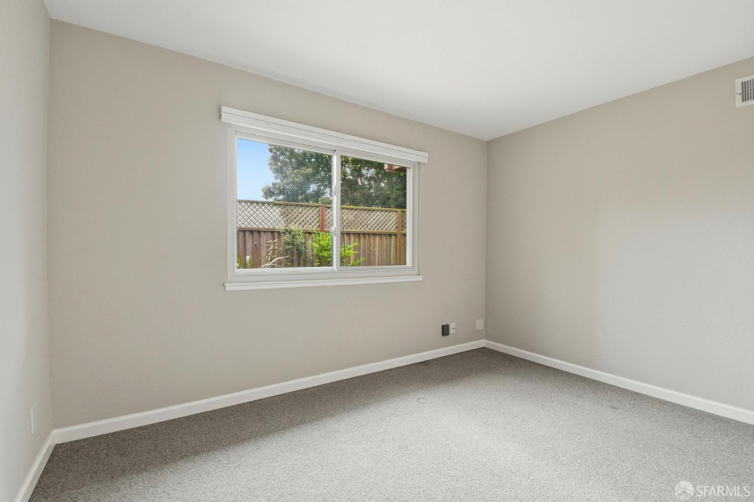 Detail Gallery Image 27 of 50 For 35 Whitecliff Way, San Francisco,  CA 94124 - 3 Beds | 2 Baths