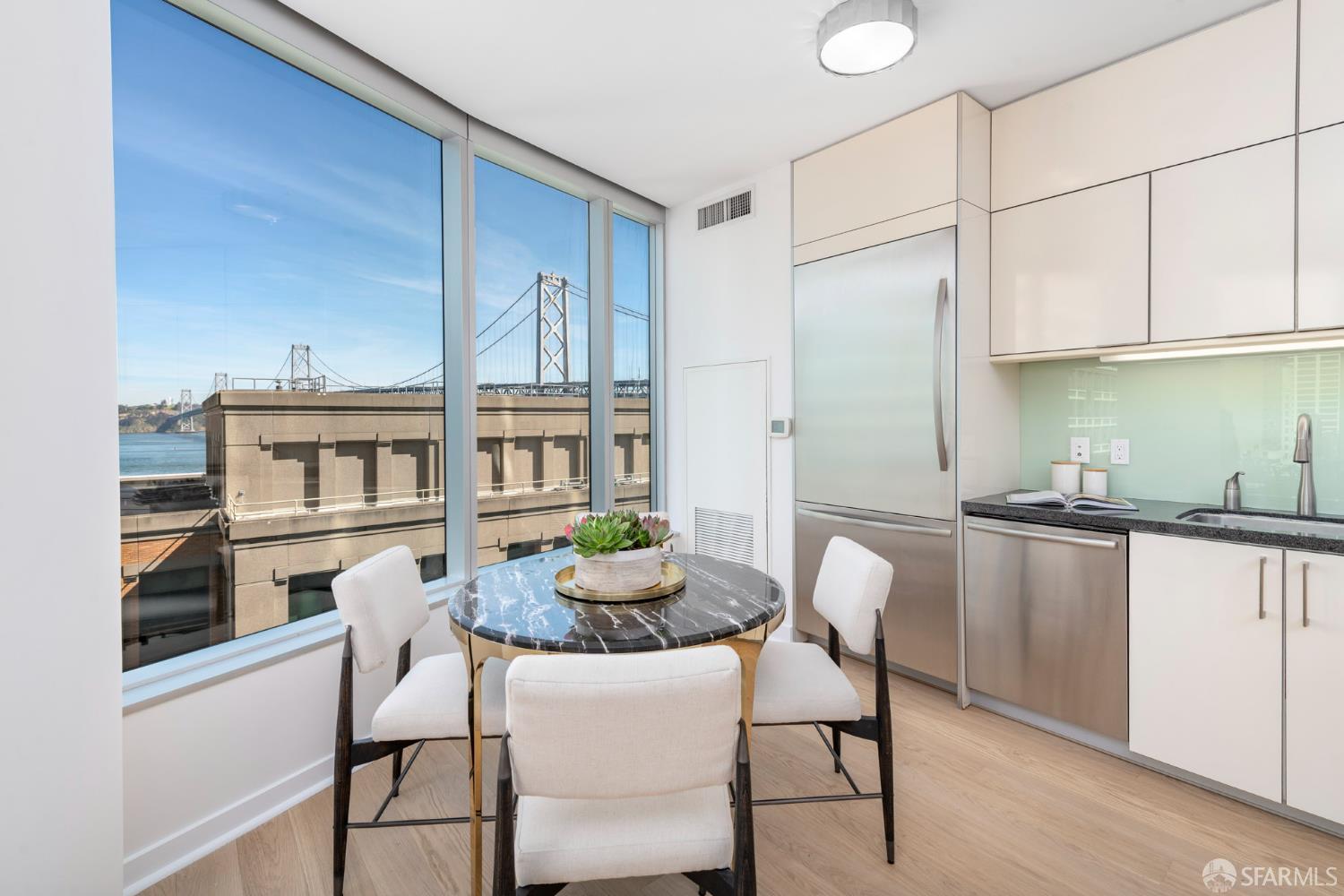 Detail Gallery Image 7 of 51 For 338 Spear St 14b,  San Francisco,  CA 94105 - 2 Beds | 2 Baths