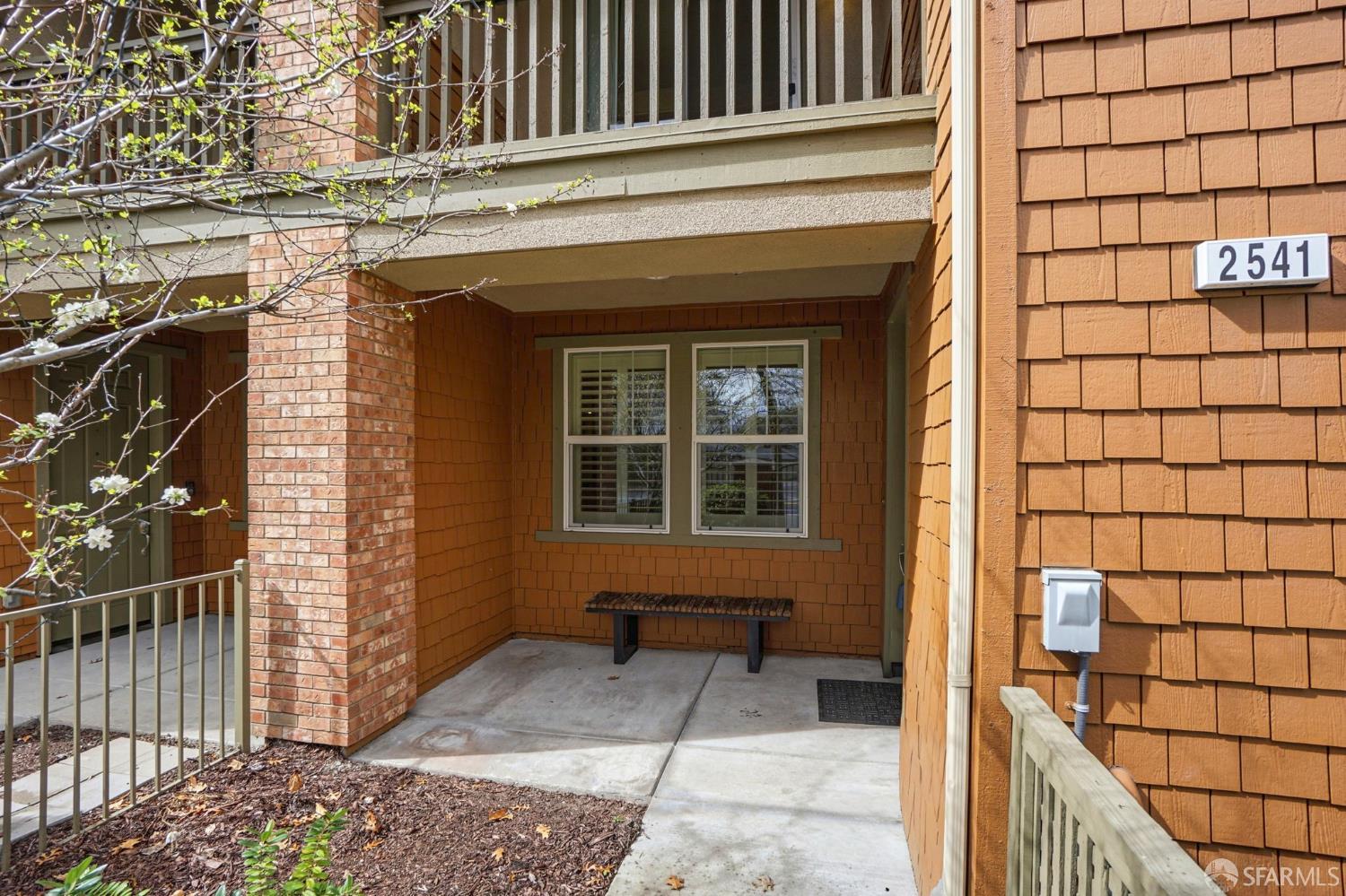 Detail Gallery Image 5 of 59 For 2541 Oak Rd, Walnut Creek,  CA 94597 - 4 Beds | 3/1 Baths