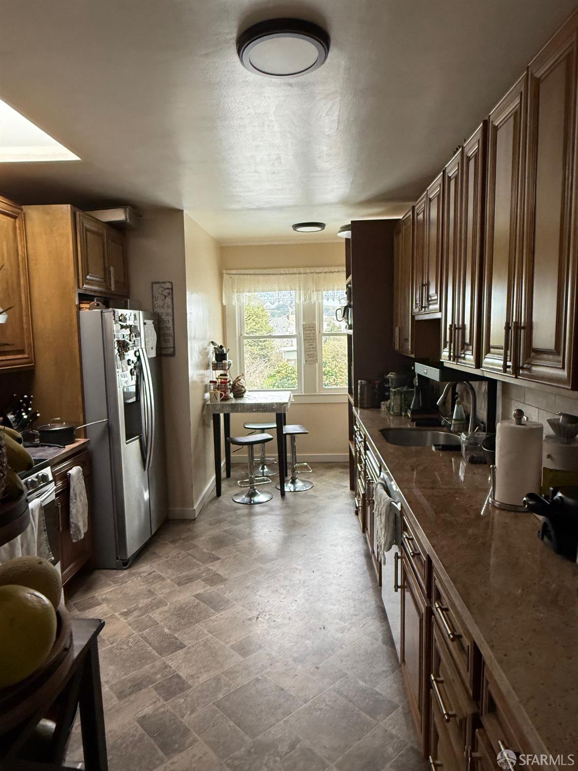 Detail Gallery Image 4 of 4 For 143 Pope St, San Francisco,  CA 94112 - 2 Beds | 1 Baths