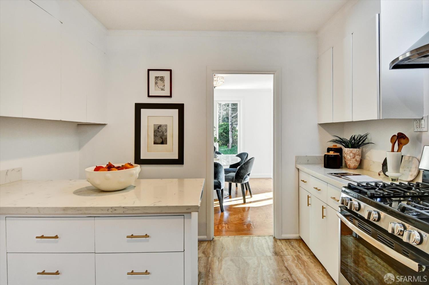 Detail Gallery Image 10 of 34 For 4126 Fulton St, San Francisco,  CA 94121 - 2 Beds | 1 Baths