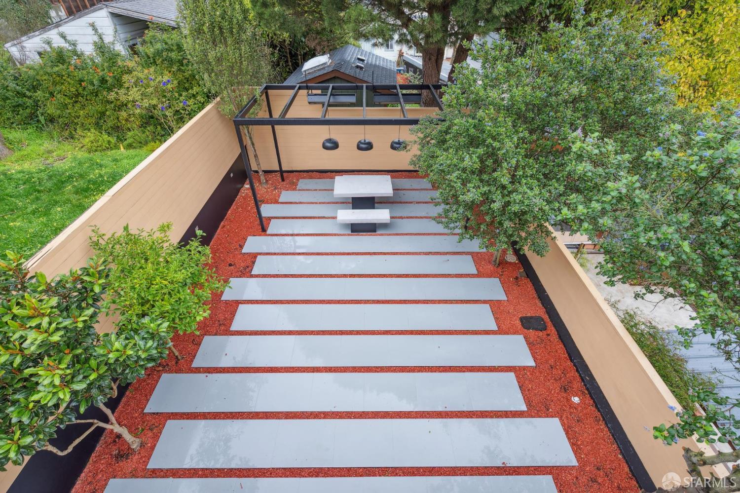 Detail Gallery Image 37 of 39 For 752 Duncan St, San Francisco,  CA 94131 - 5 Beds | 5/1 Baths