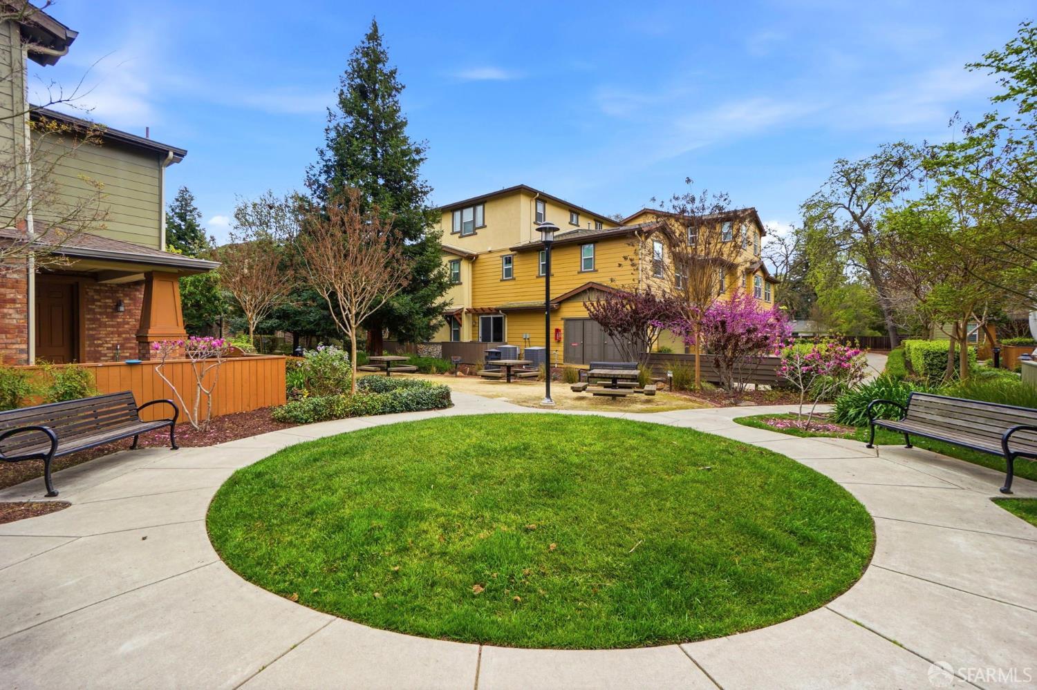 Detail Gallery Image 58 of 59 For 2541 Oak Rd, Walnut Creek,  CA 94597 - 4 Beds | 3/1 Baths