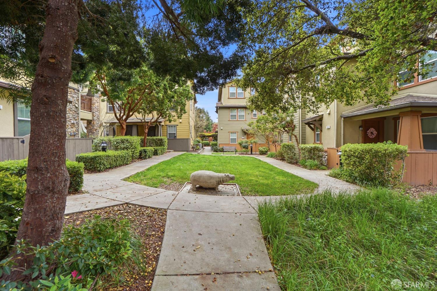 Detail Gallery Image 56 of 59 For 2541 Oak Rd, Walnut Creek,  CA 94597 - 4 Beds | 3/1 Baths