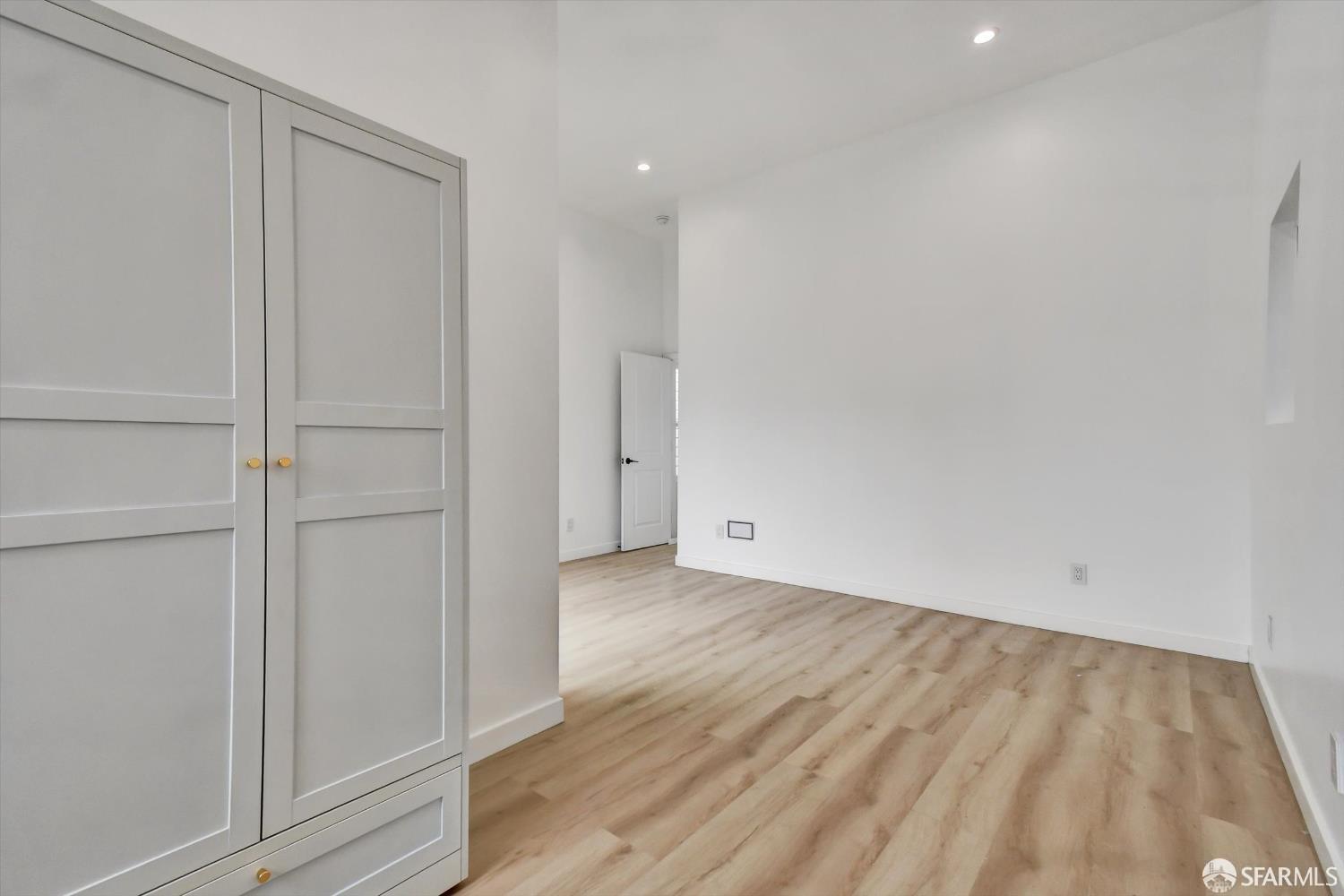 Detail Gallery Image 22 of 32 For 337 Jules Ave, San Francisco,  CA 94112 - 3 Beds | 1 Baths