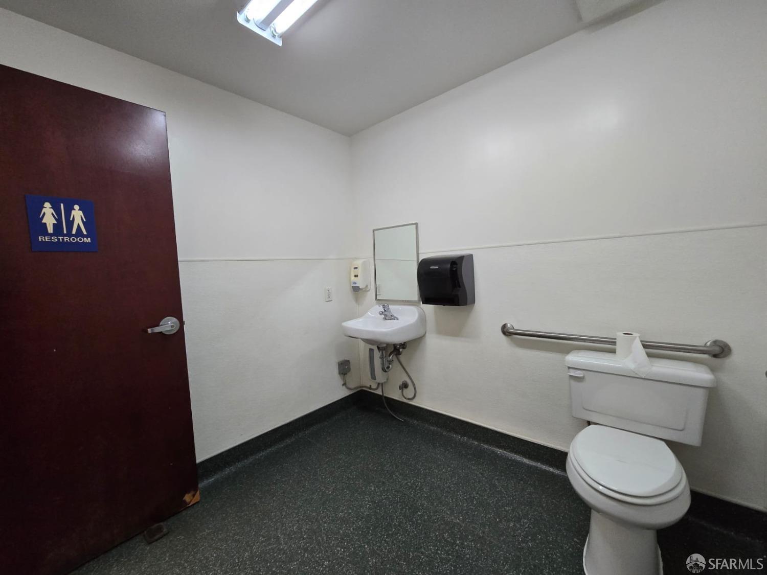 Detail Gallery Image 14 of 20 For 1252 W Winton Ave #7,  Hayward,  CA 94545 - – Beds | – Baths