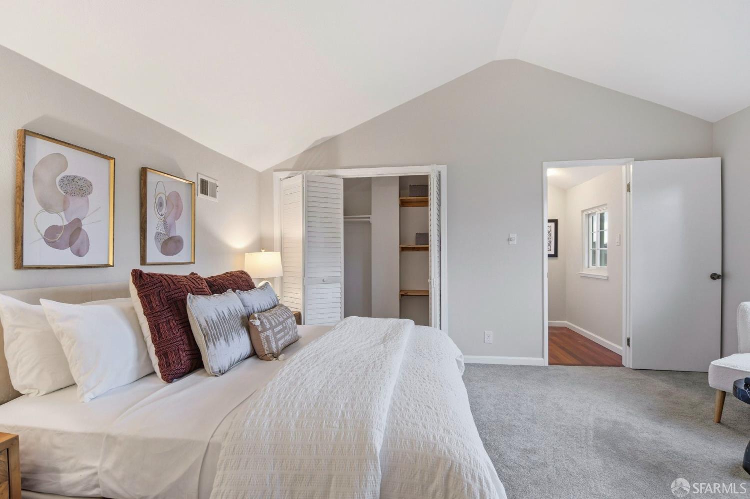 Detail Gallery Image 13 of 50 For 35 Whitecliff Way, San Francisco,  CA 94124 - 3 Beds | 2 Baths