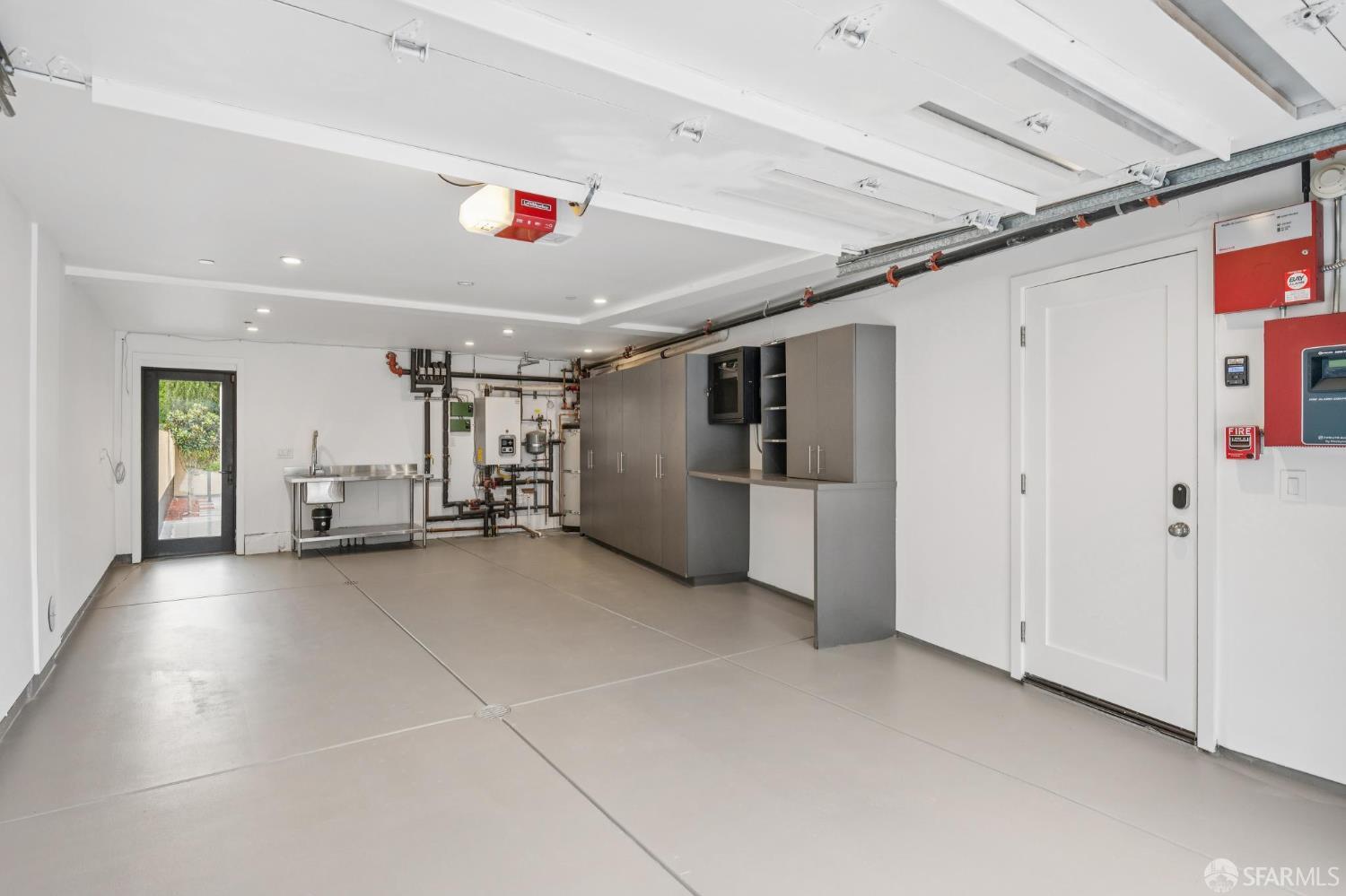 Detail Gallery Image 38 of 39 For 752 Duncan St, San Francisco,  CA 94131 - 5 Beds | 5/1 Baths