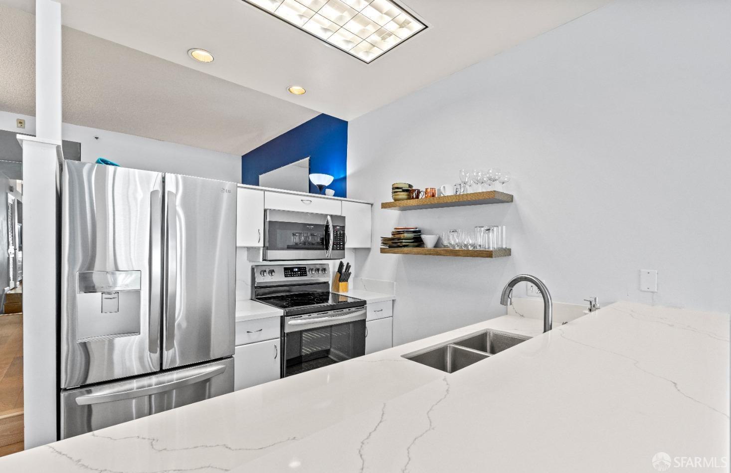 Photo #8: 426108385 Listing: Photo #8
