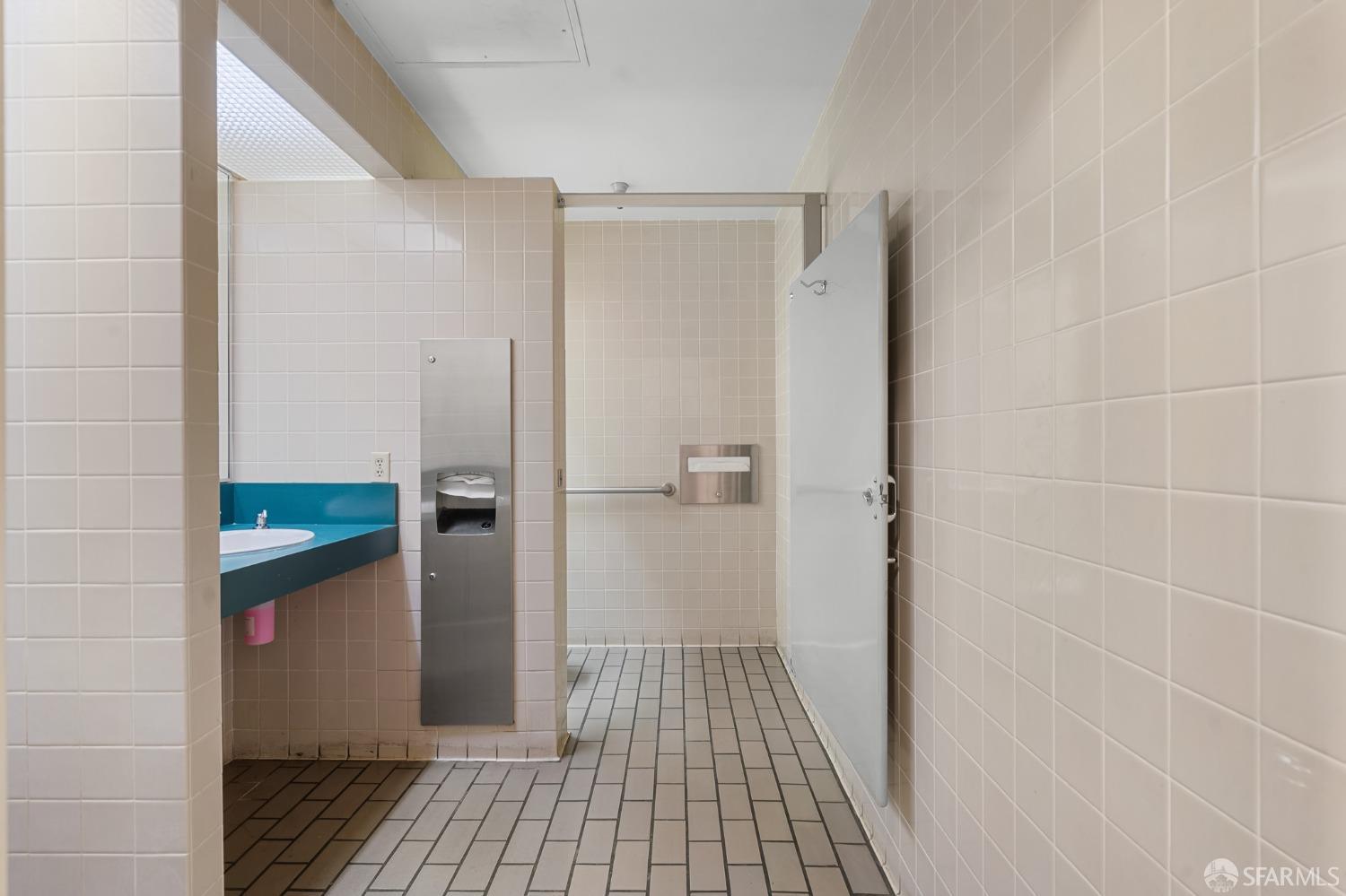 Detail Gallery Image 25 of 34 For 203 Willow St #503,  San Francisco,  CA 94109 - – Beds | – Baths