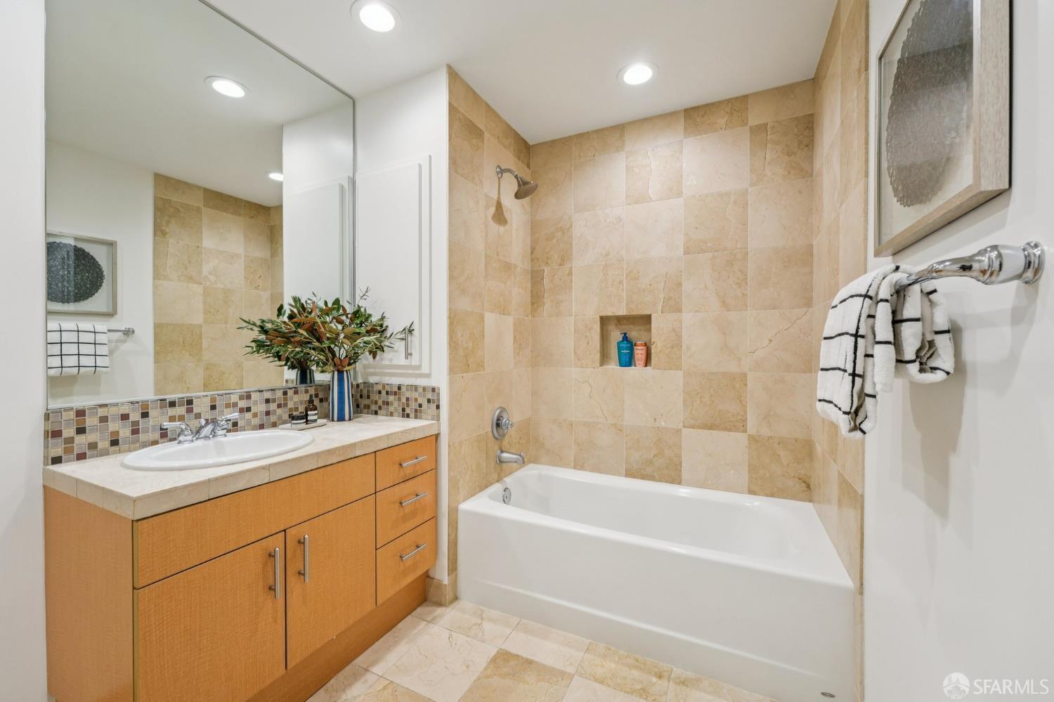 Photo #33: 426103293 Listing: Photo #33